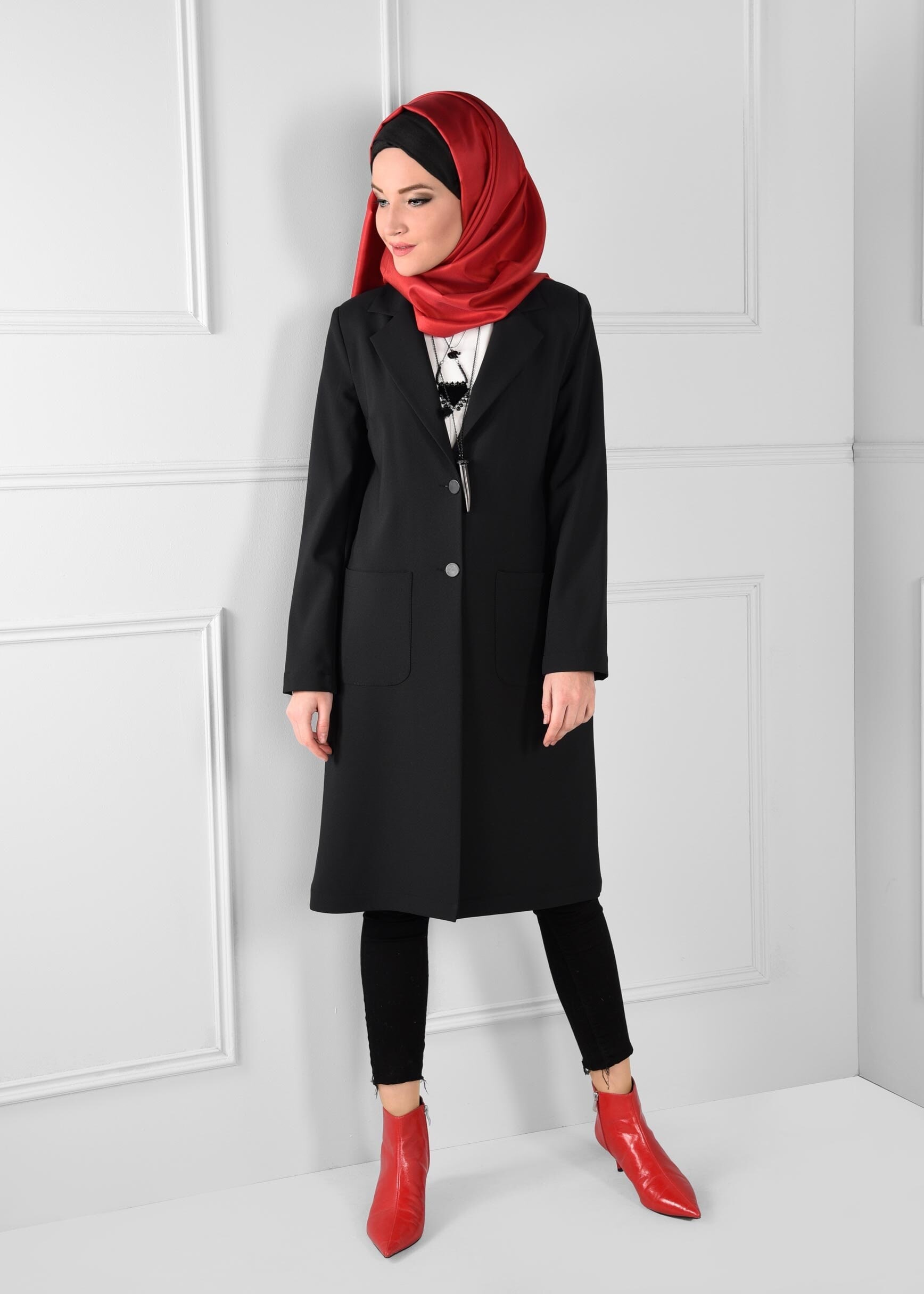Tesettür giyim SİYAH CEPLİ DÜĞMELİ DÜZ KESİM CEKET 4800