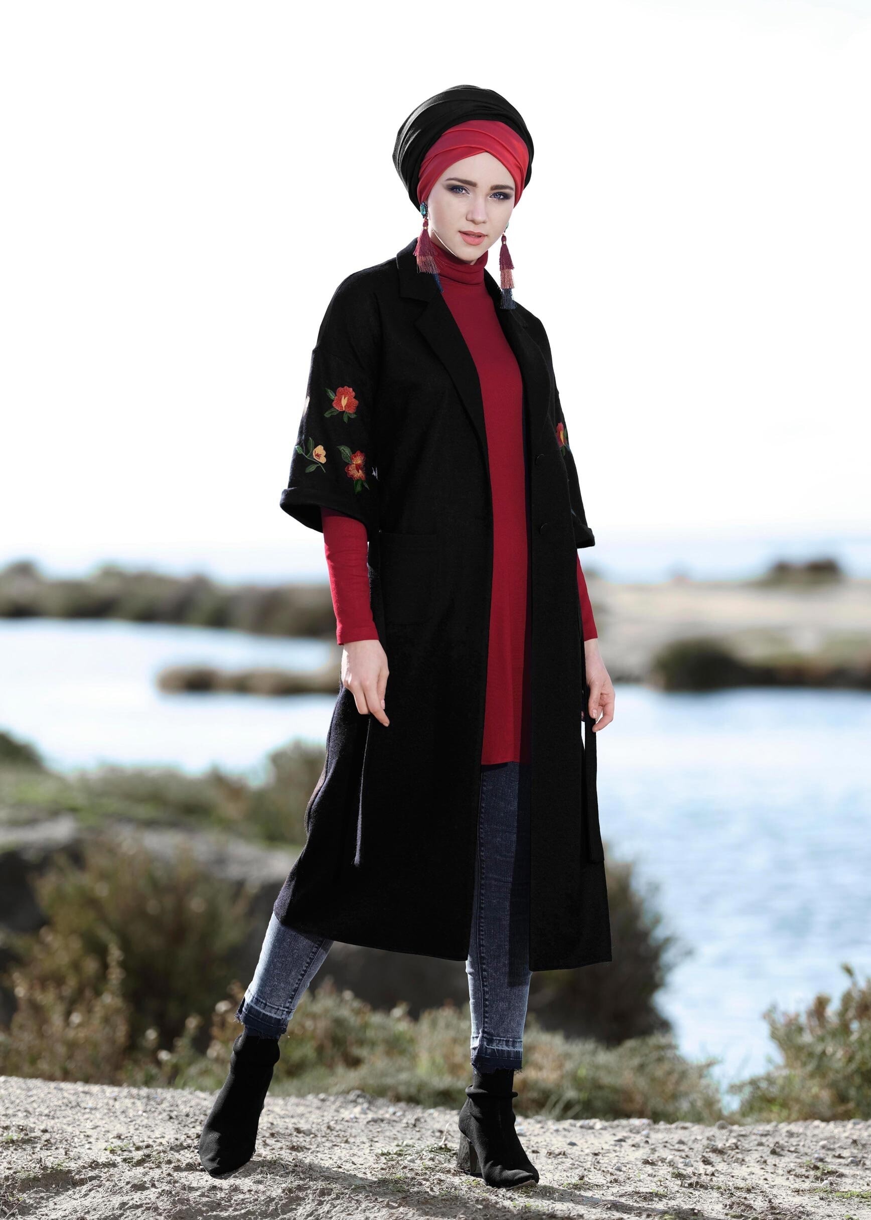 Tesettür giyim SİYAH NAKIŞ DETAYLI GİY ÇIK 4839