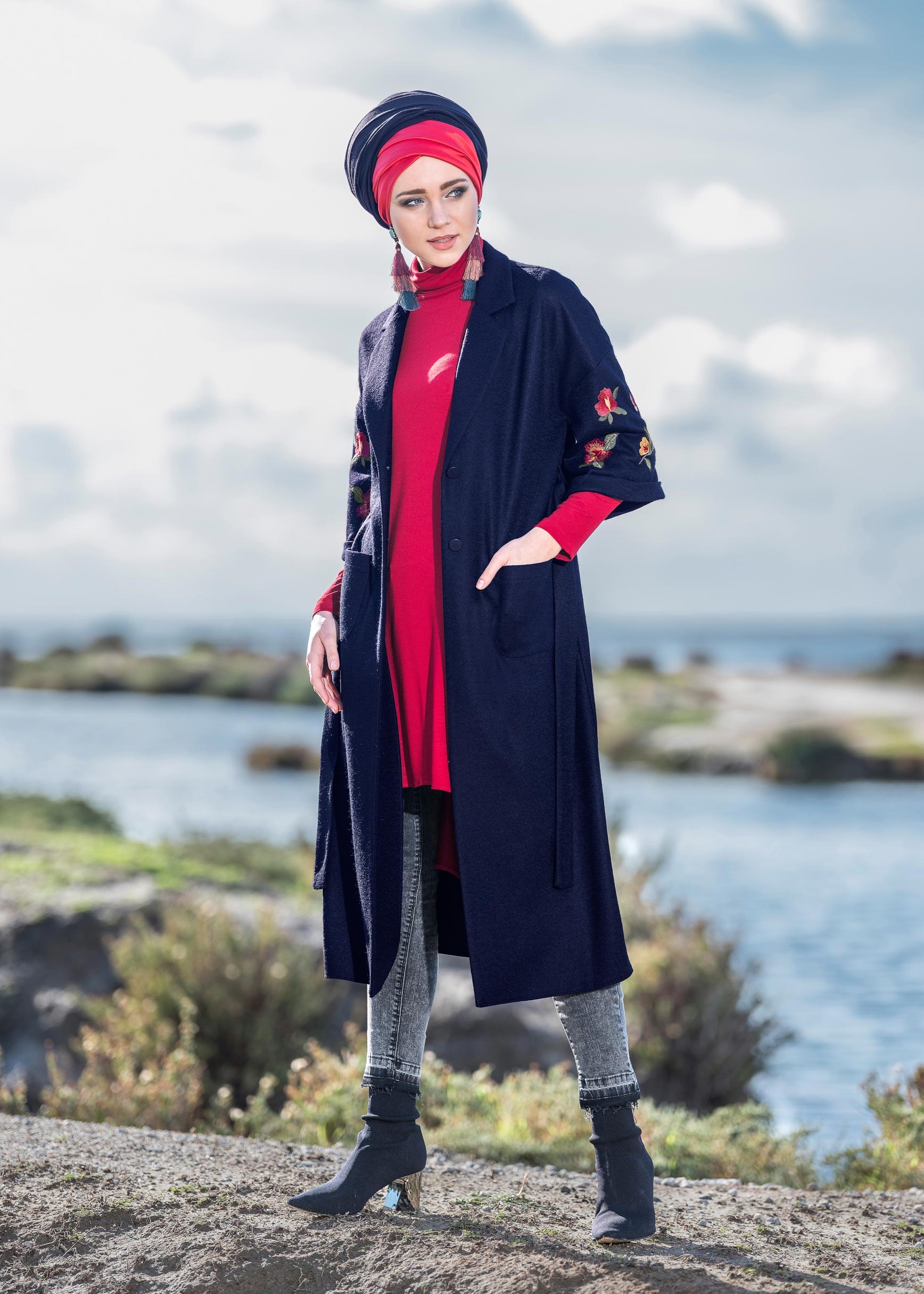 Tesettür giyim LACİVERT NAKIŞ DETAYLI GİY ÇIK 4839