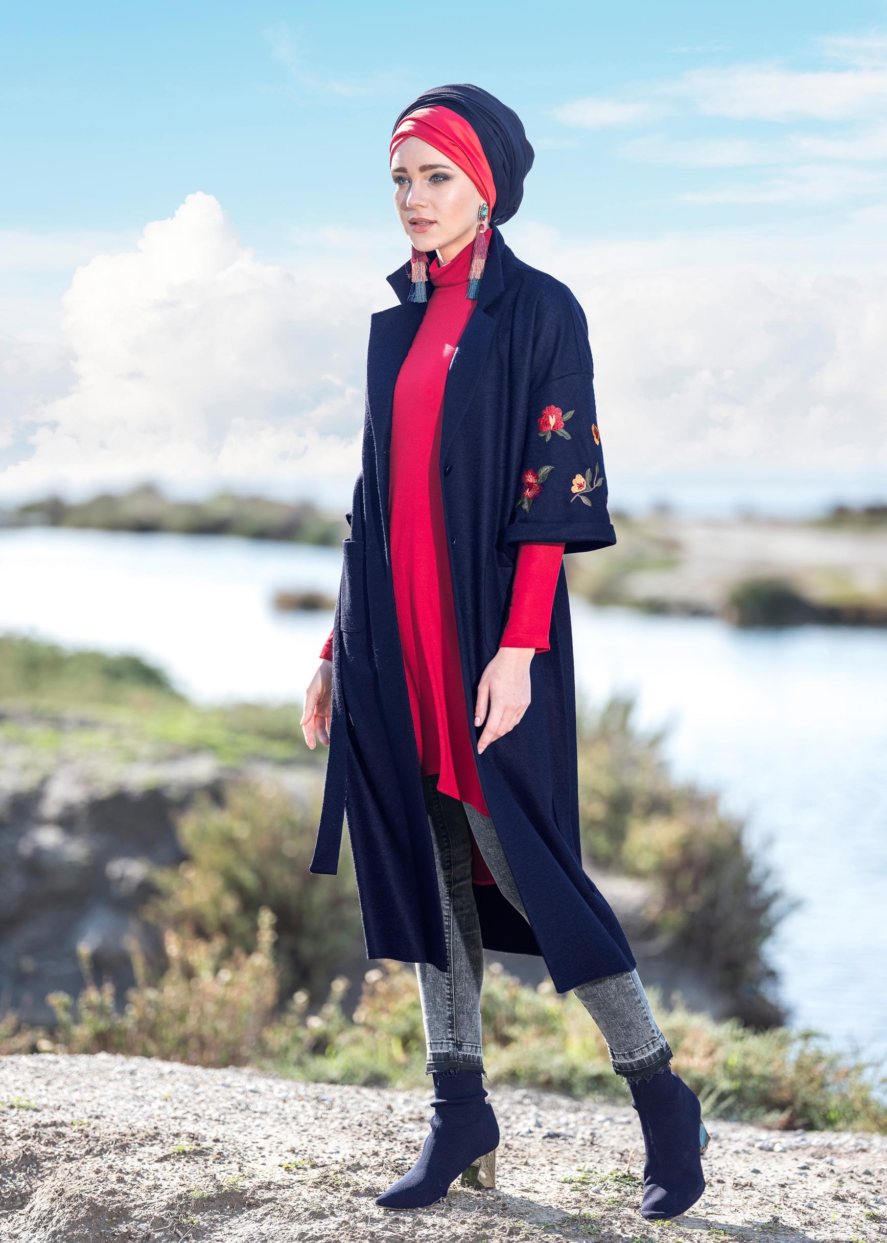 Tesettür giyim LACİVERT NAKIŞ DETAYLI GİY ÇIK 4839