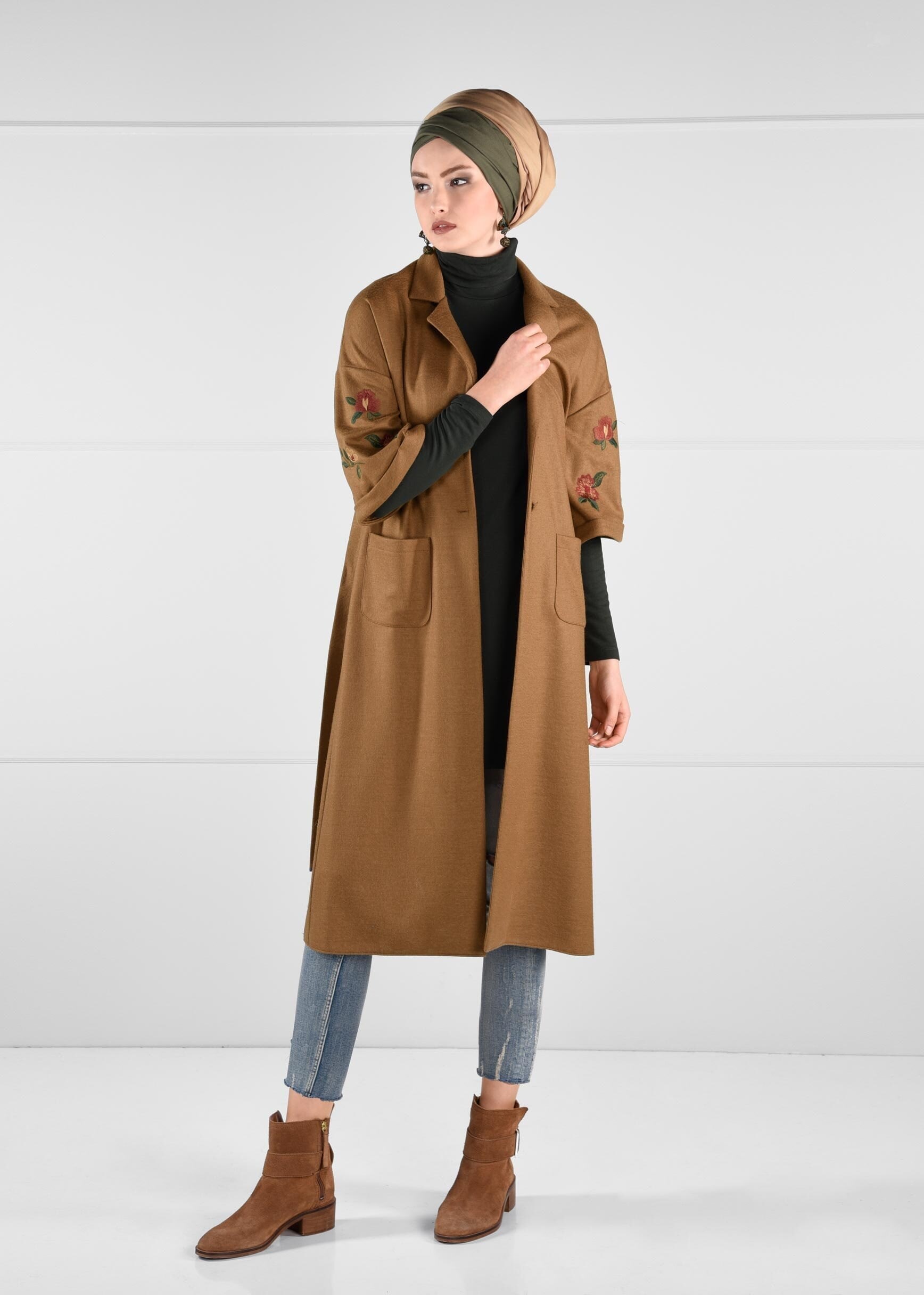 Tesettür giyim TABA NAKIŞ DETAYLI GİY ÇIK 4839