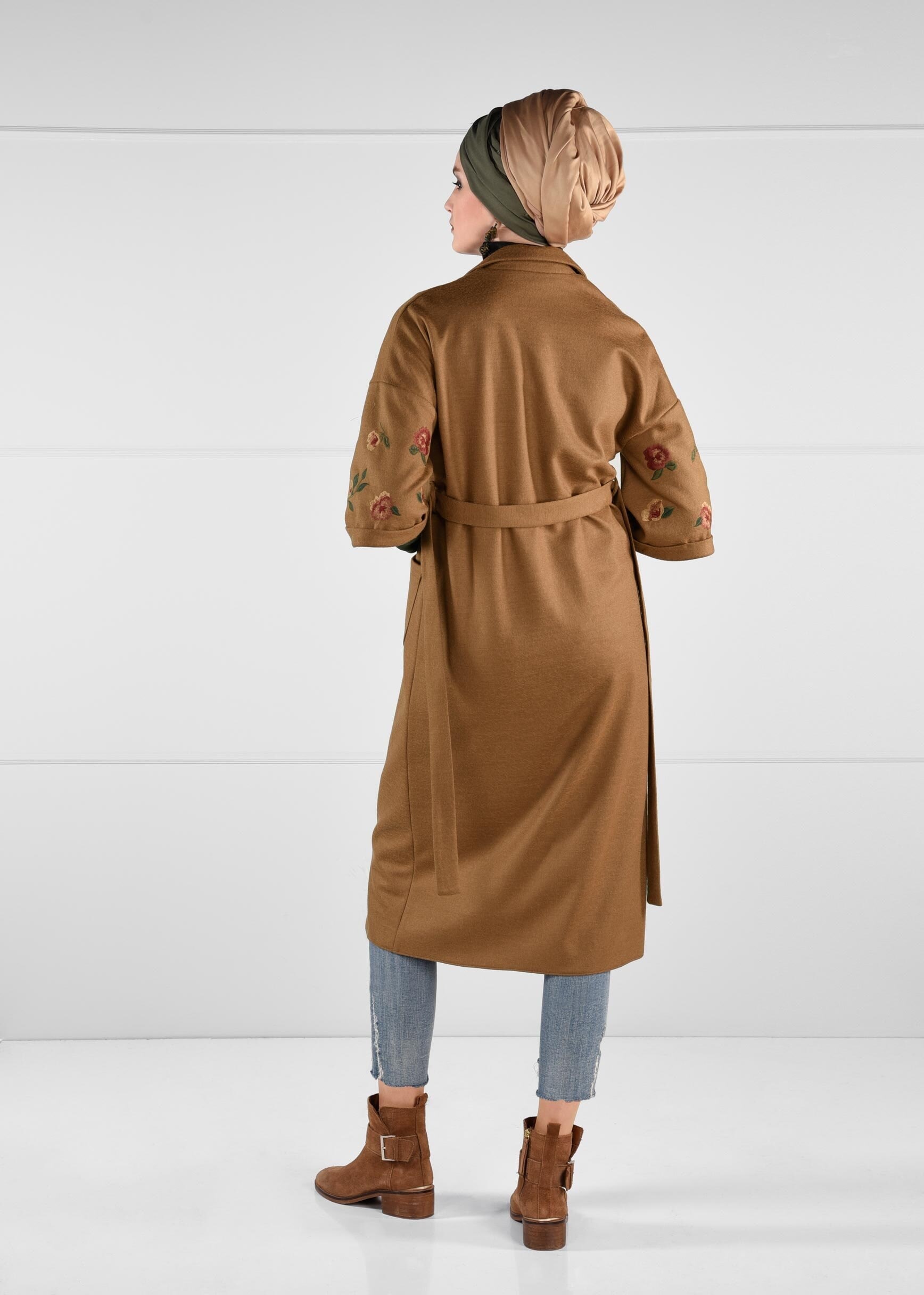 Tesettür giyim TABA NAKIŞ DETAYLI GİY ÇIK 4839