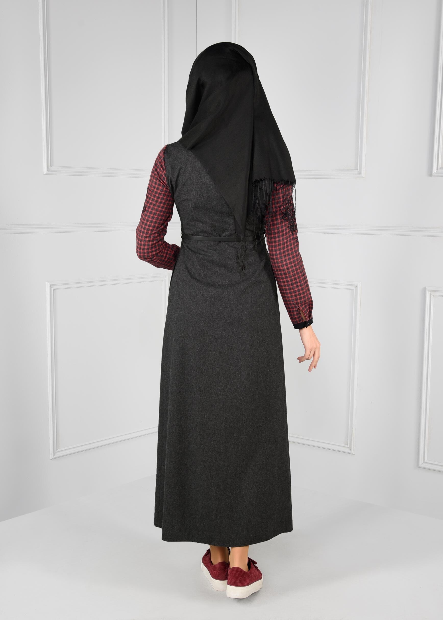 Tesettür giyim GRİ KOLLARI EKOSE NAKIŞ DETAYLI ELBİSE  4601