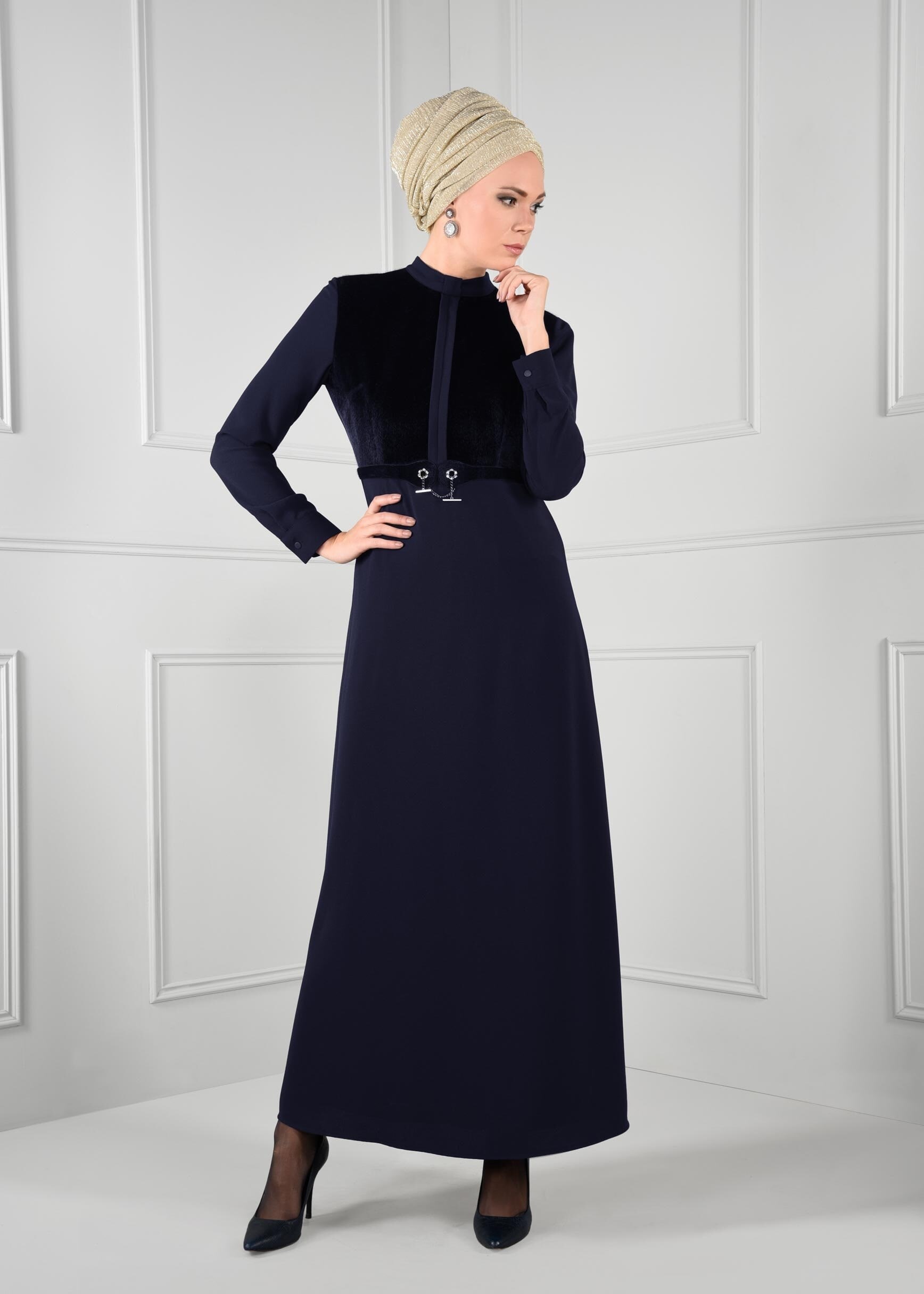 Tesettür giyim LACİVERT KÜRK DETAYLI ELBİSE 4630 