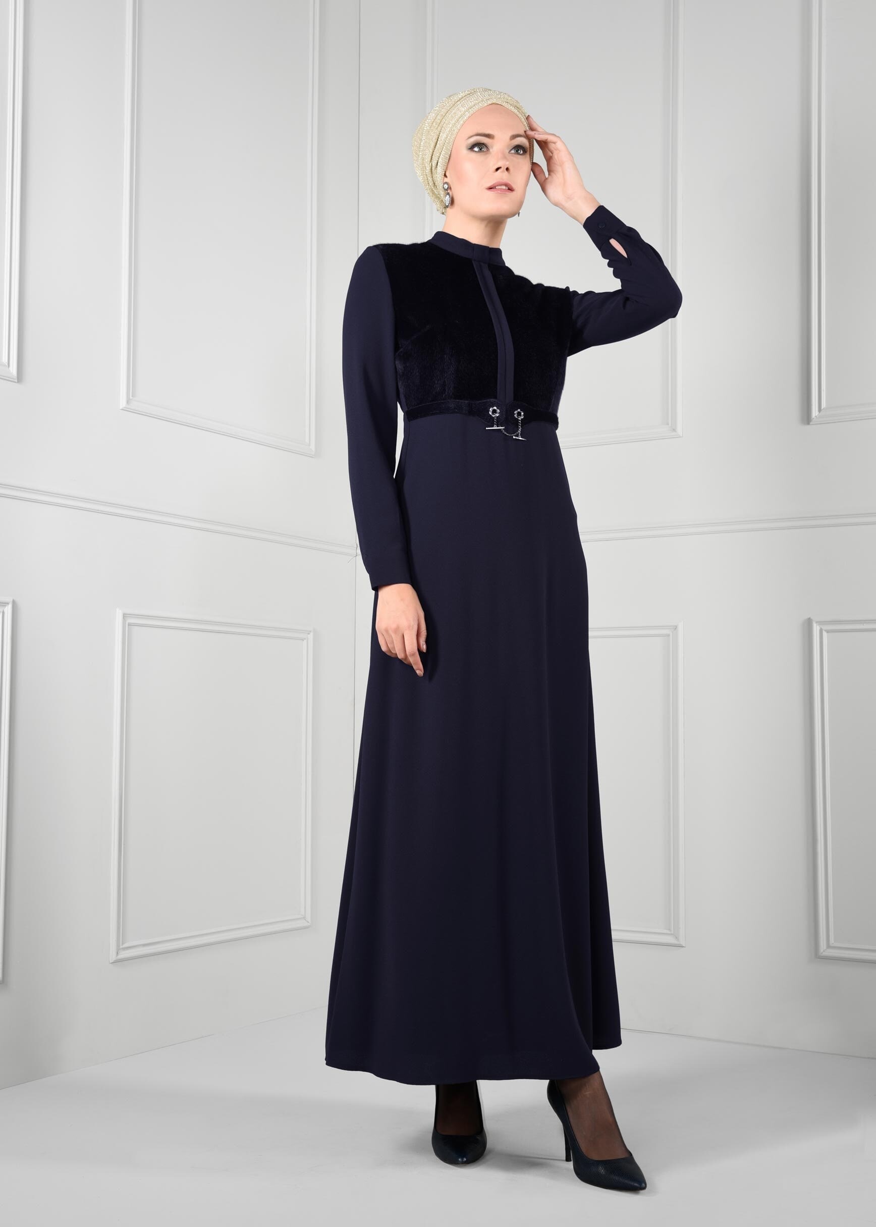 Tesettür giyim LACİVERT KÜRK DETAYLI ELBİSE 4630 