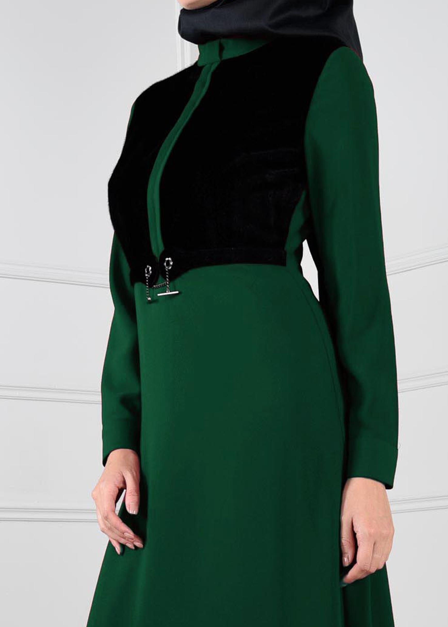 Tesettür giyim YEŞİL KÜRK DETAYLI ELBİSE 4630 