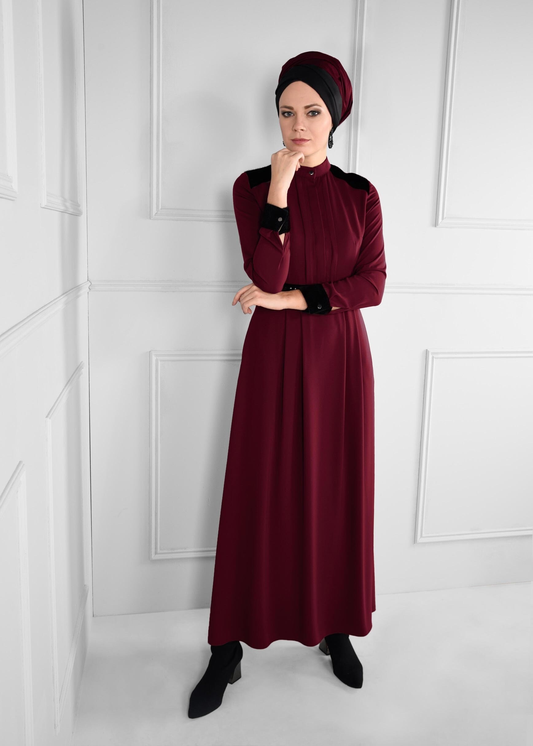 Tesettür giyim MÜRDÜM KLOŞ KESİM KEMER DETAYLI DÜĞMELİ YAKA ELBİSE 4649 