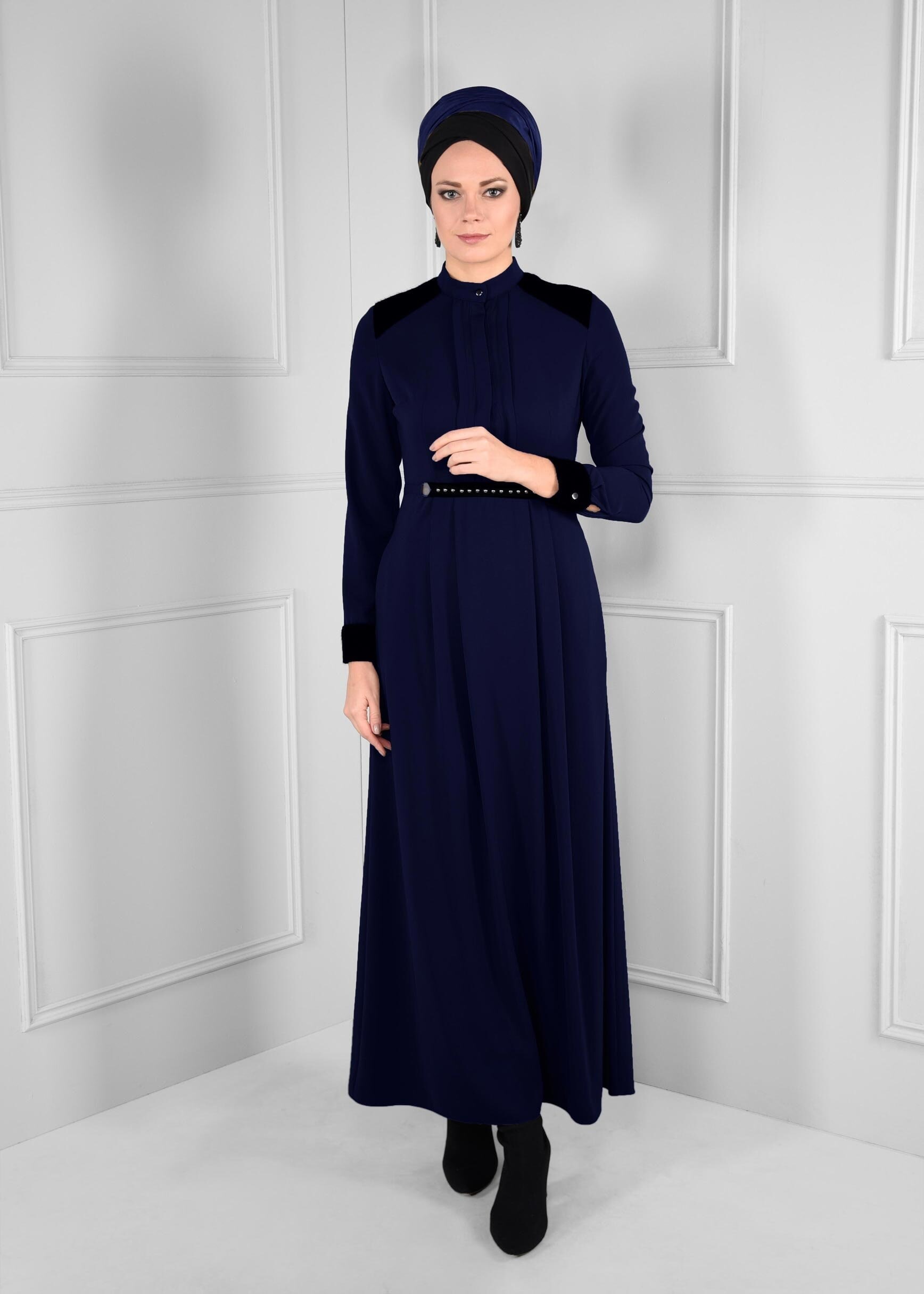 Tesettür giyim LACİVERT KLOŞ KESİM KEMER DETAYLI DÜĞMELİ YAKA ELBİSE 4649 