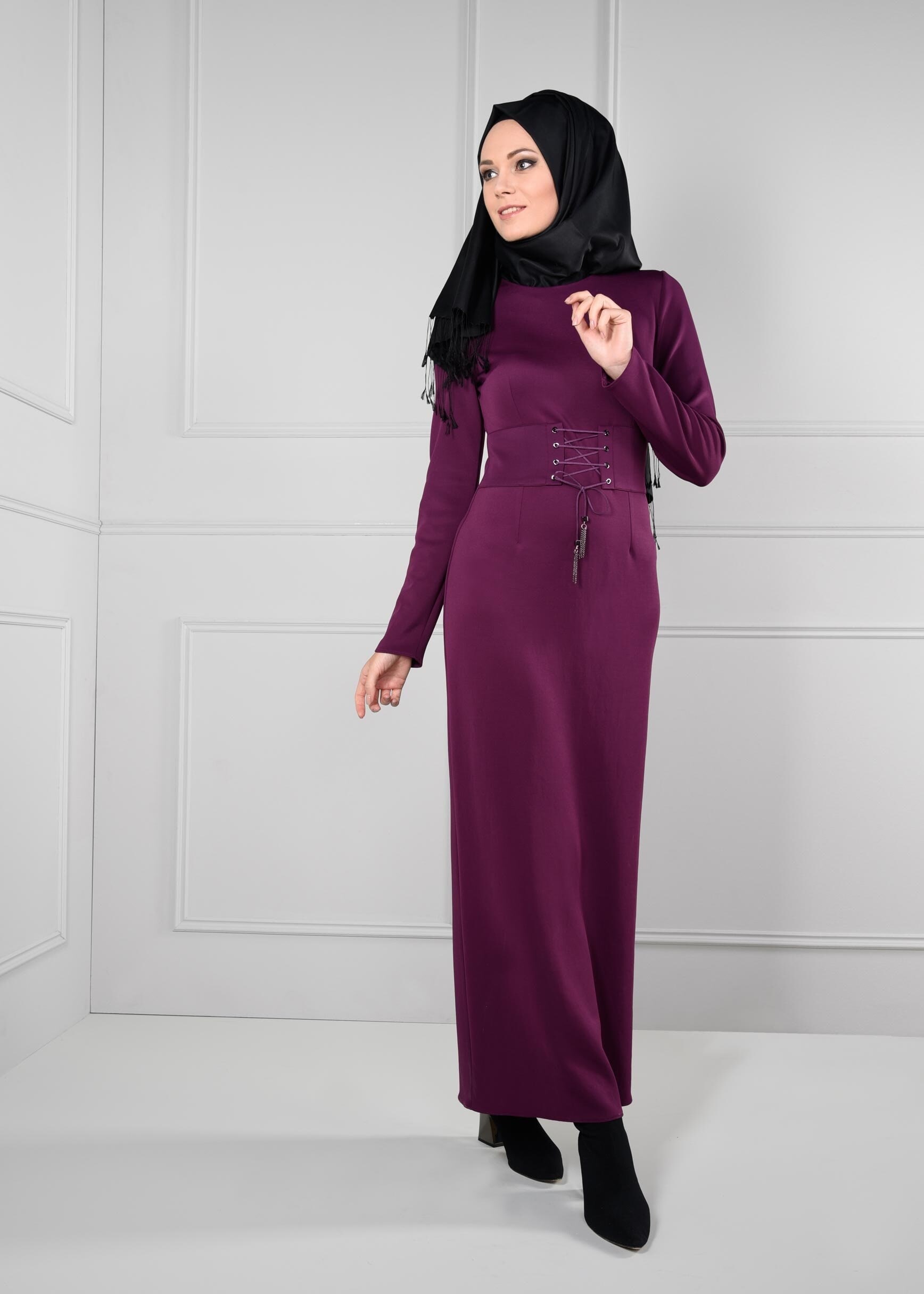 Tesettür giyim MÜRDÜM BELDEN BAĞCIKLI KEMER DETAYLI ELBİSE 4664