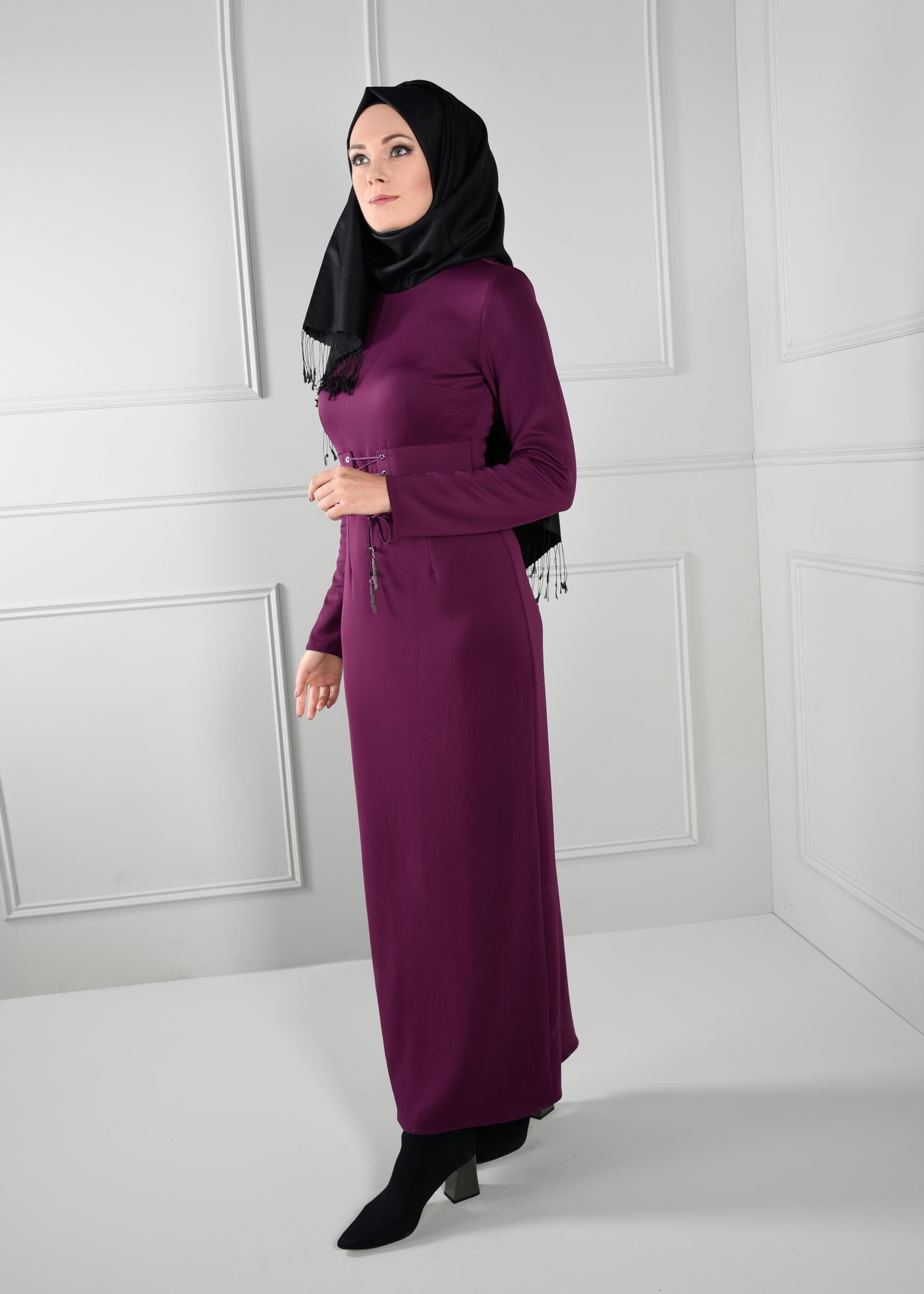 Tesettür giyim MÜRDÜM BELDEN BAĞCIKLI KEMER DETAYLI ELBİSE 4664