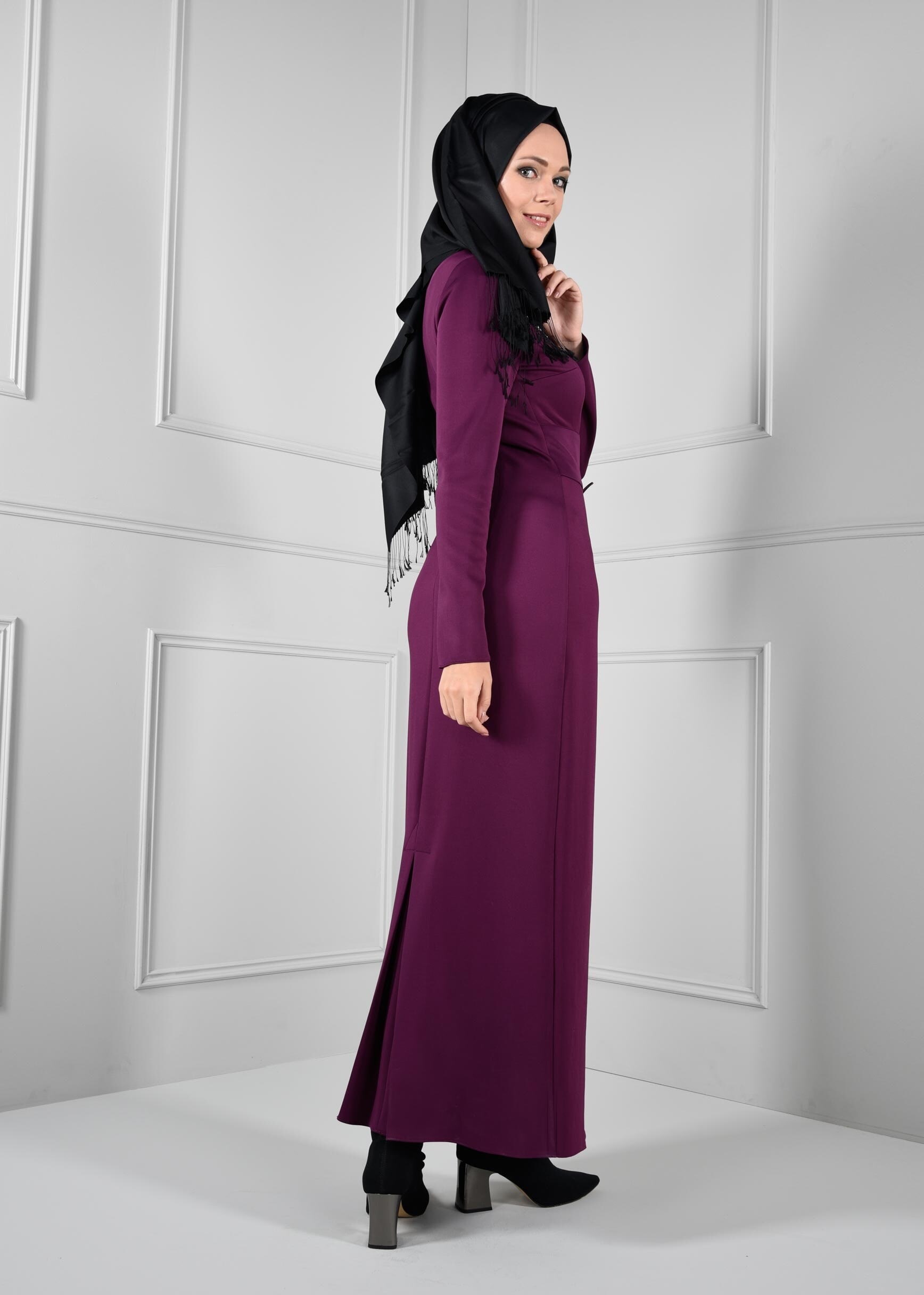 Tesettür giyim MÜRDÜM BELDEN BAĞCIKLI KEMER DETAYLI ELBİSE 4664