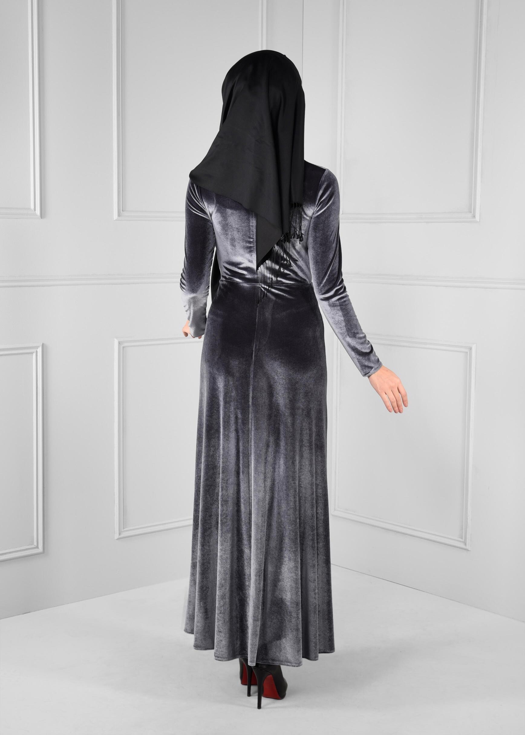 Tesettür giyim GRİ BELDEN BÜZGÜLÜ KADİFE ELBİSE 4666