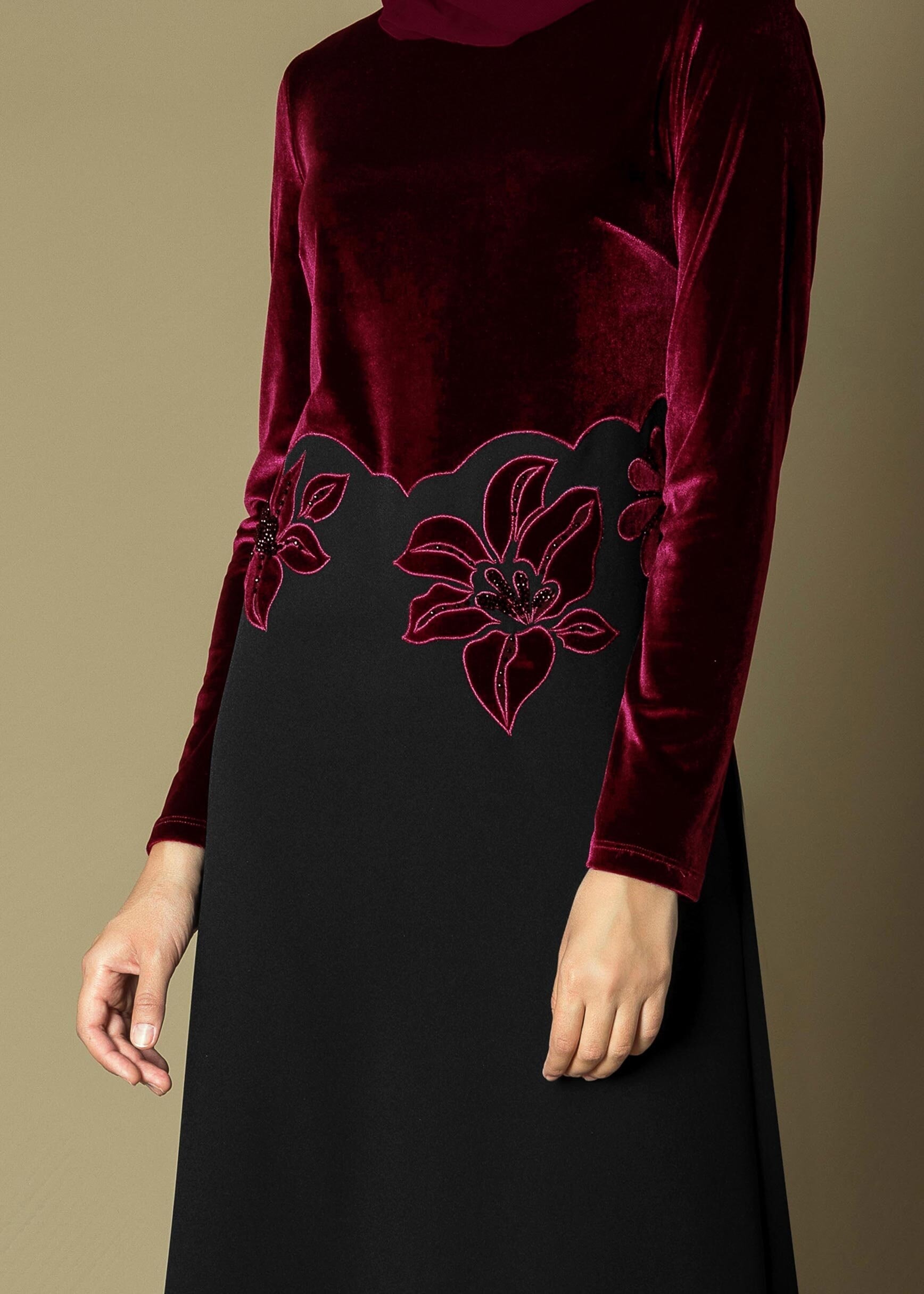 Tesettür giyim BORDO ÇİFT RENK ÇİÇEK NAKIŞLI ELBİSE 4667