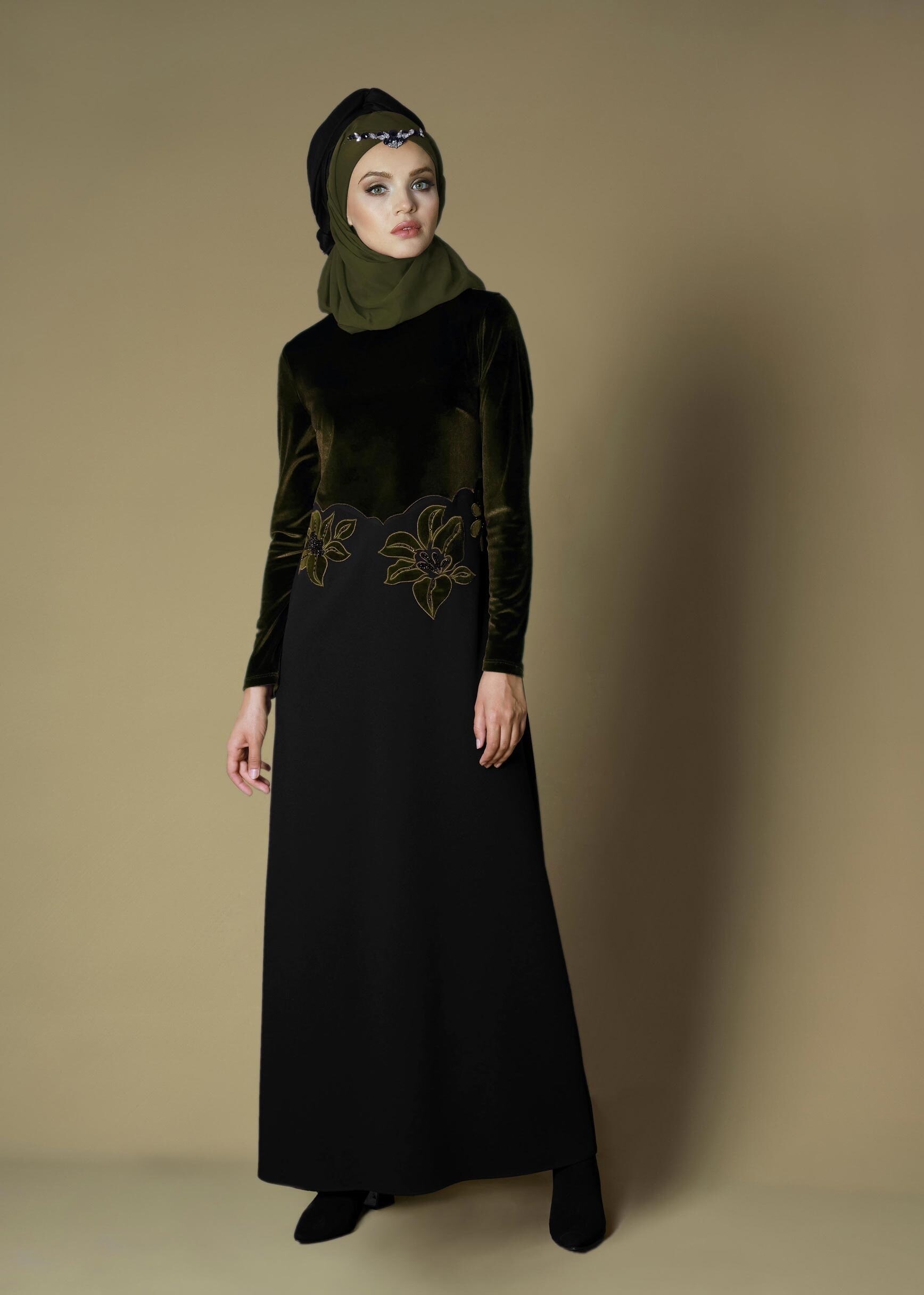 Tesettür giyim HAKİ ÇİFT RENK ÇİÇEK NAKIŞLI ELBİSE 4667