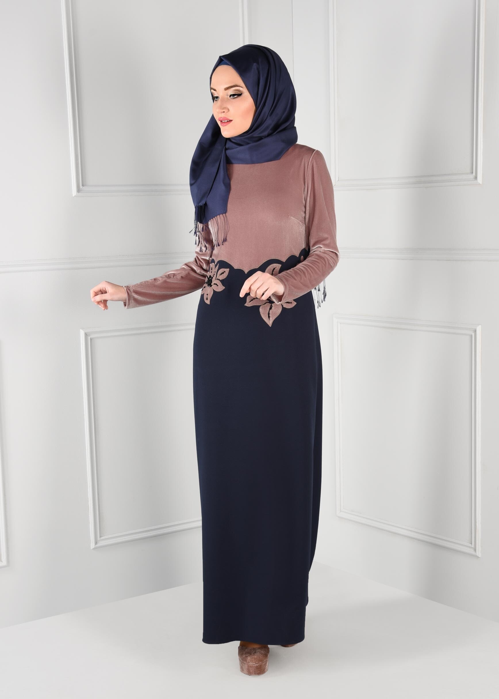 Tesettür giyim PUDRA ÇİFT RENK ÇİÇEK NAKIŞLI ELBİSE 4667