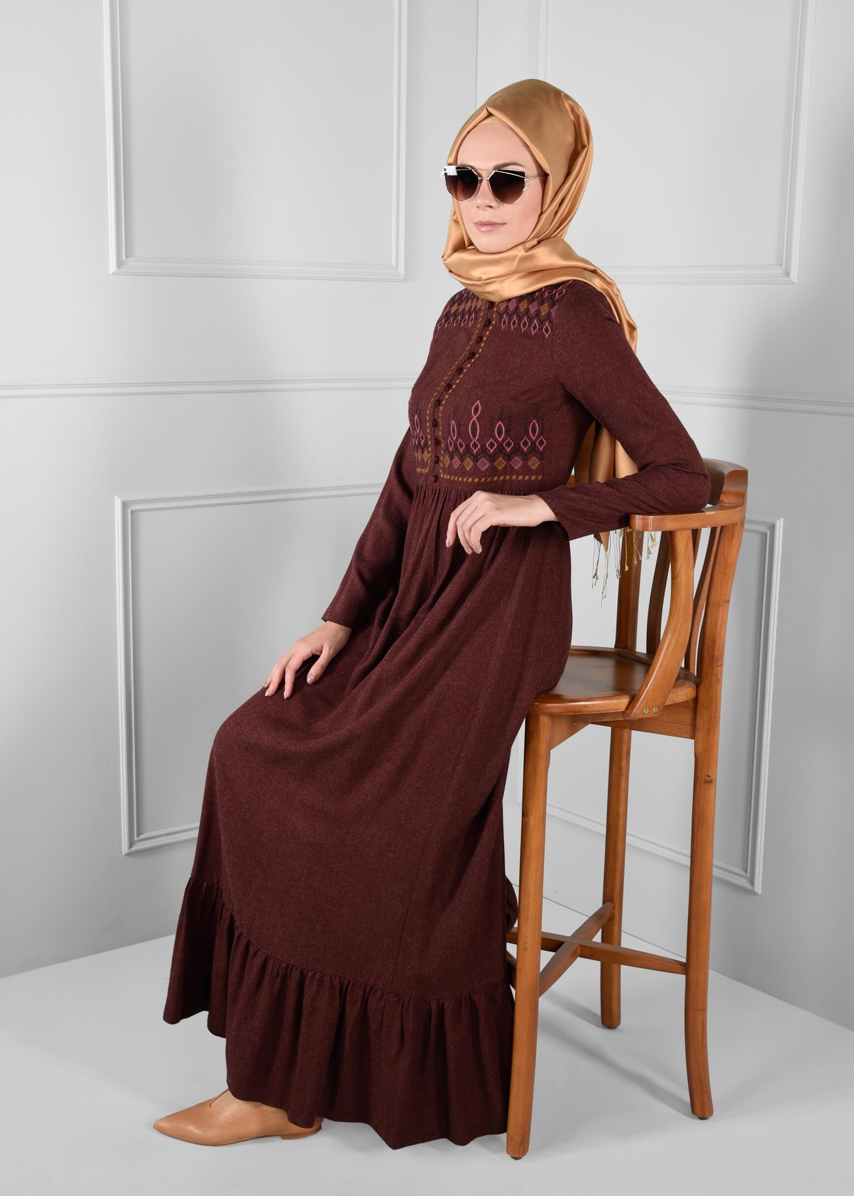 Tesettür giyim BORDO NAKIŞ DÜĞME DETAYLI ELBİSE 4668