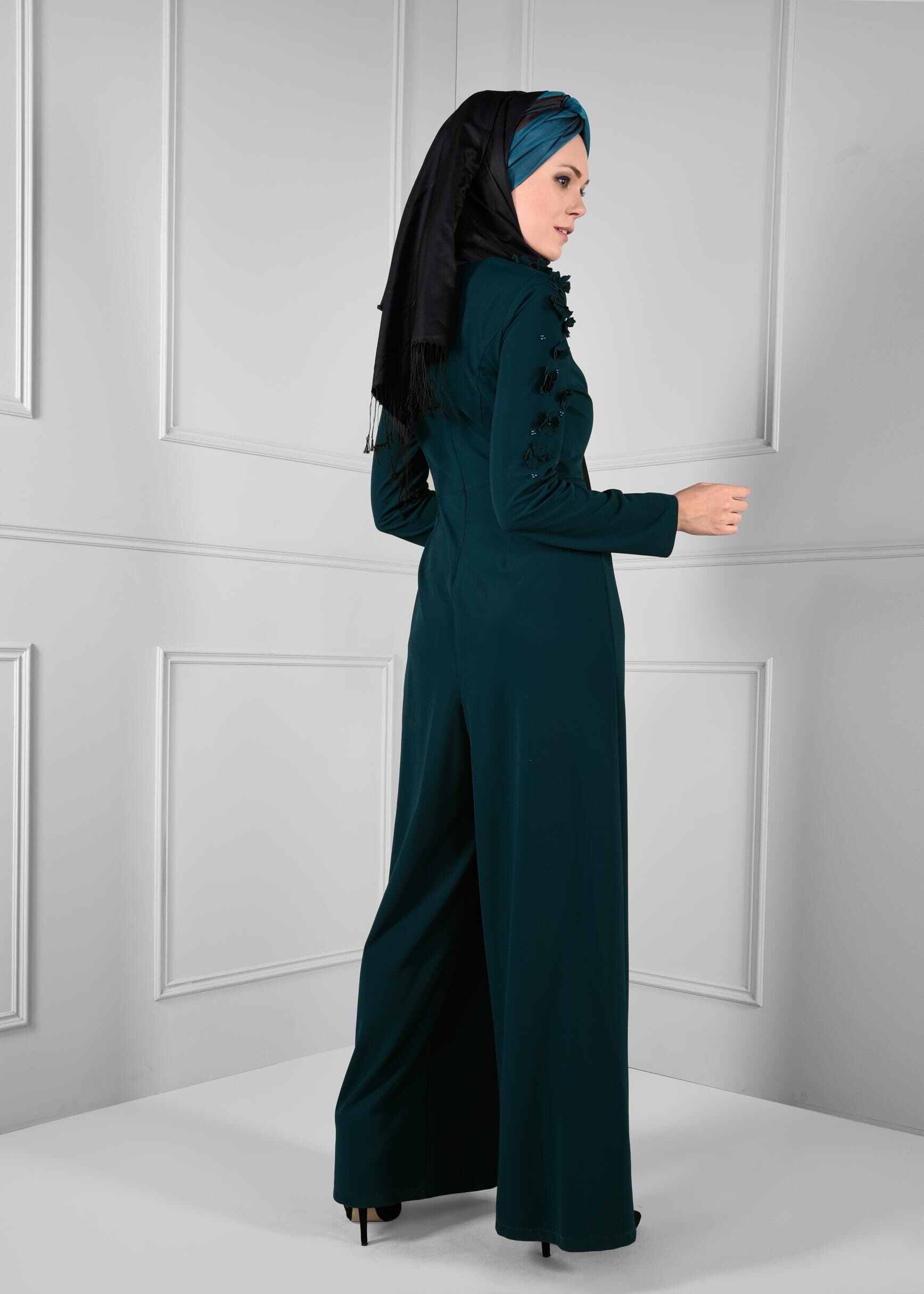 Tesettür giyim MAVİ ÜÇ BOYUTLU ÇİÇEK DETAYLI TULUM 4677