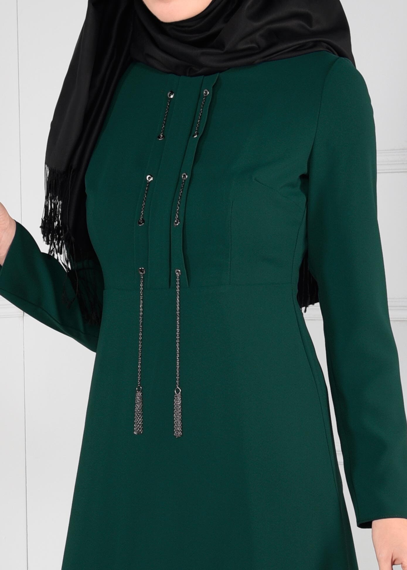 Tesettür giyim YEŞİL ZİNCİR DETAYLI ELBİSE 4702