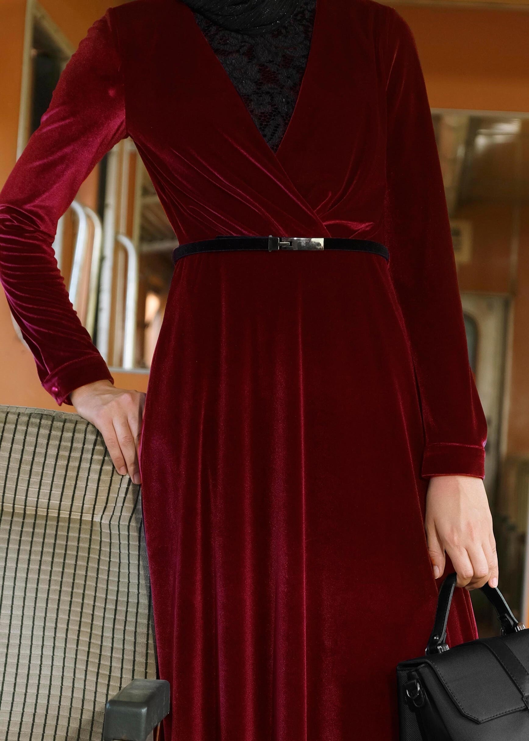 Tesettür giyim BORDO KEMERLİ KADİFE ELBİSE 4708
