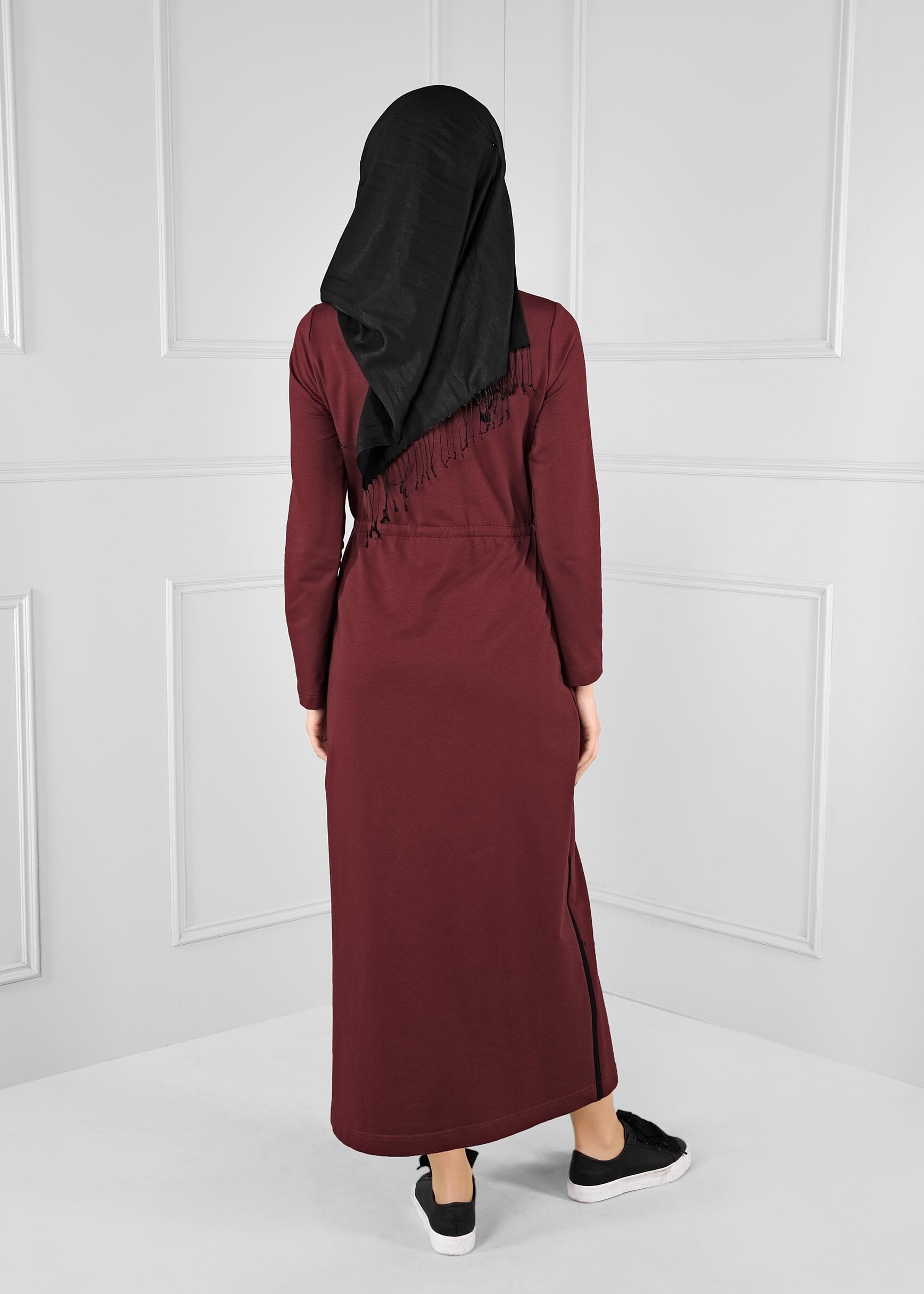 Tesettür giyim BORDO GÜPÜR DETAYLI BELİ BAĞCIKLI ELBİSE 4748