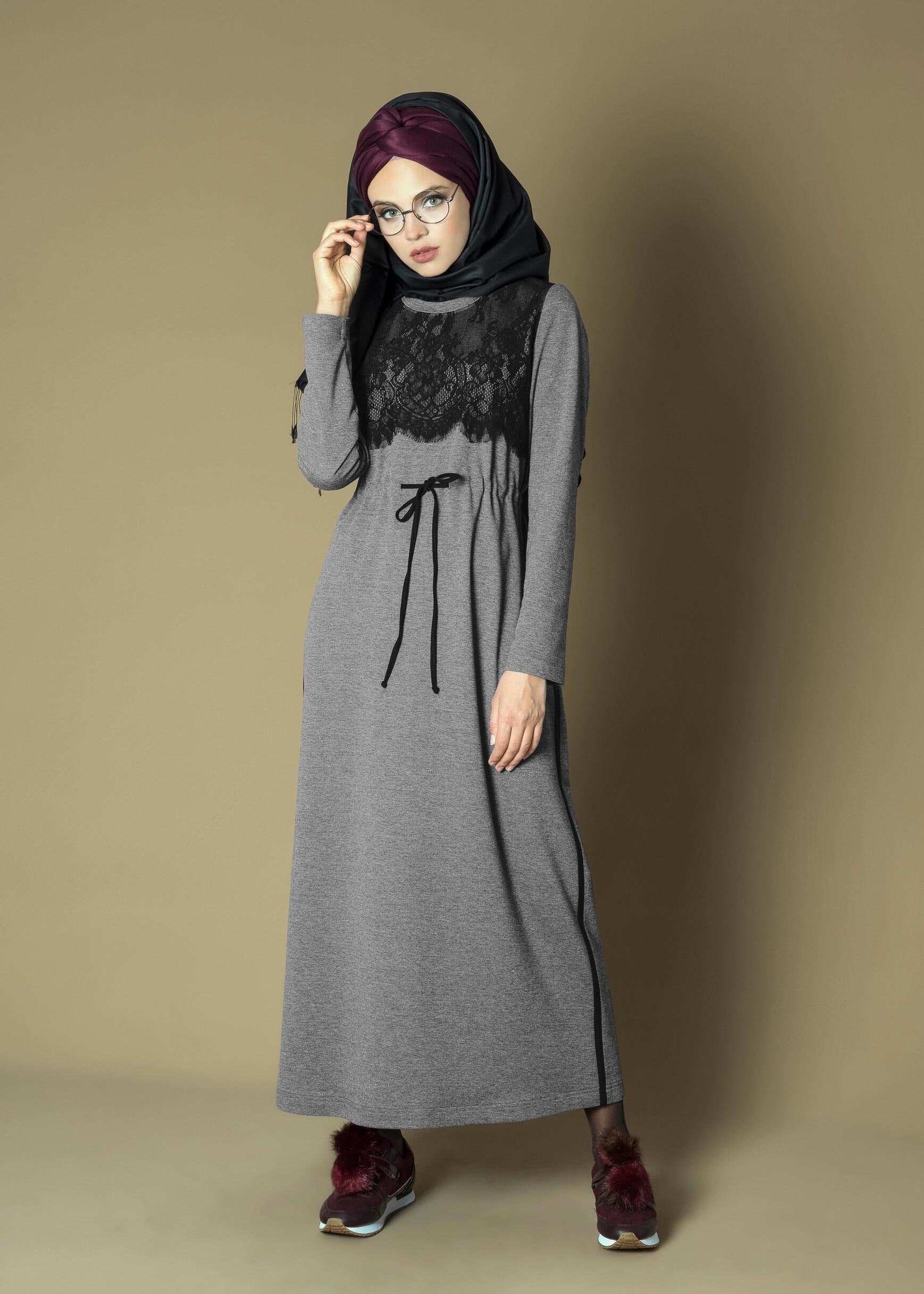 Tesettür giyim GRİ GÜPÜR DETAYLI BELİ BAĞCIKLI ELBİSE 4748