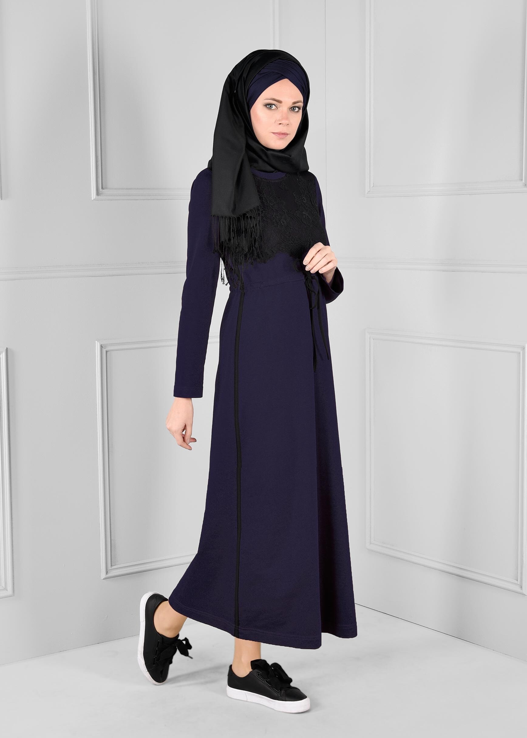 Tesettür giyim LACİVERT GÜPÜR DETAYLI BELİ BAĞCIKLI ELBİSE 4748