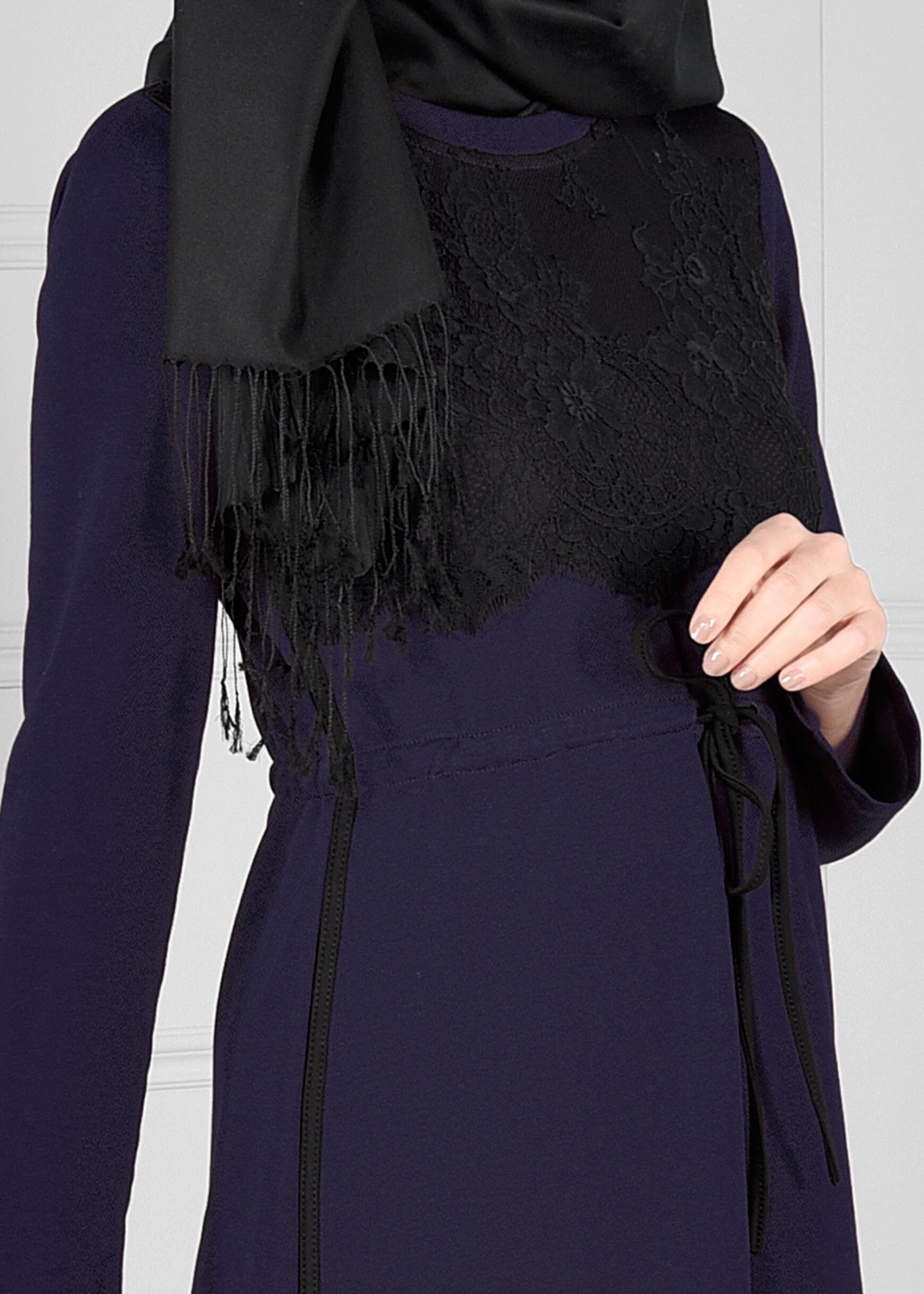 Tesettür giyim LACİVERT GÜPÜR DETAYLI BELİ BAĞCIKLI ELBİSE 4748