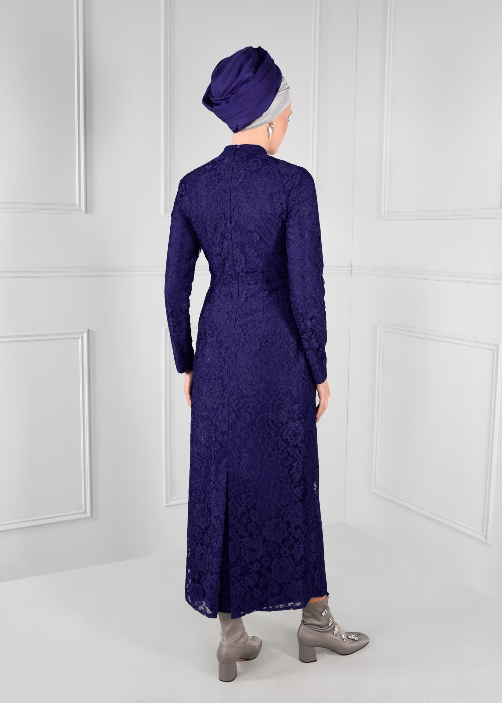 Tesettür giyim LACİVERT DANTEL GİZLİ YIRTMAÇLI ELBİSE 4770