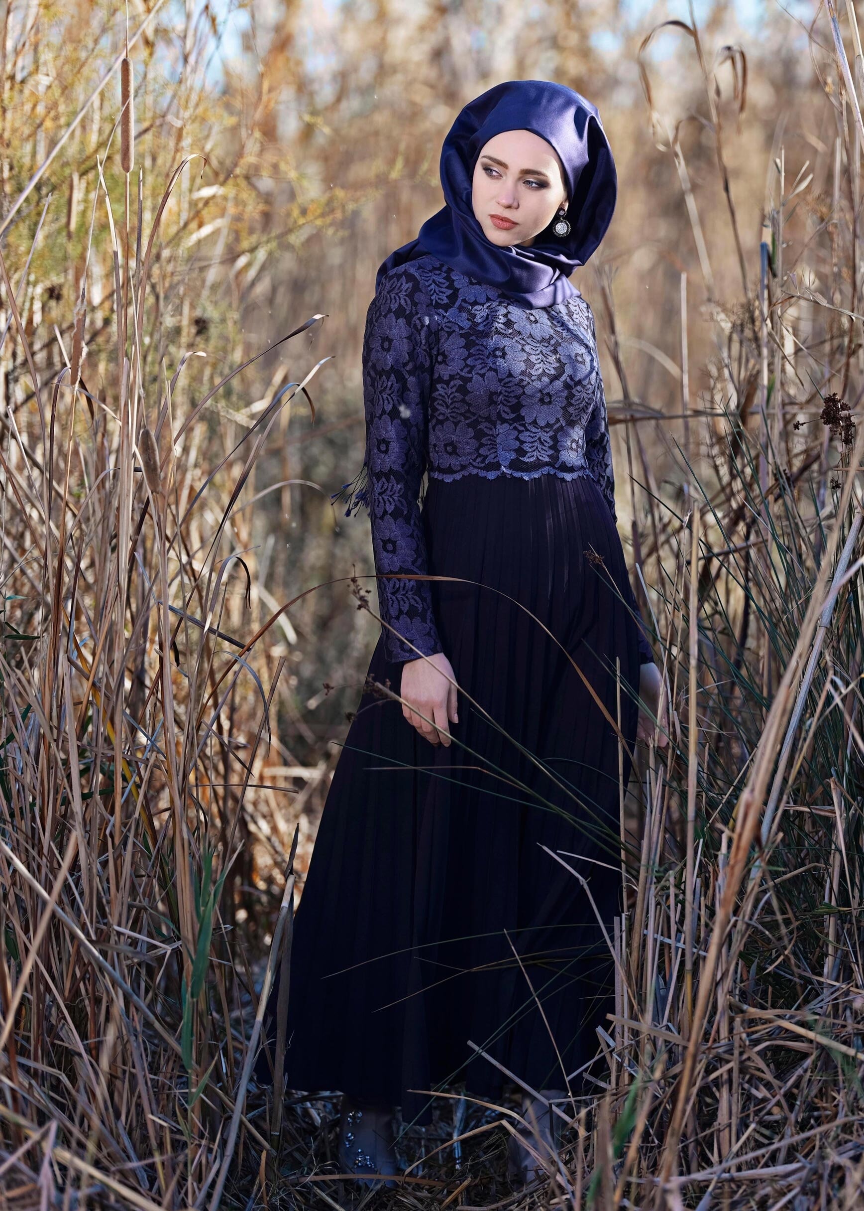 Tesettür giyim LACİVERT DANTEL PİLİSELİ ELBİSE 4772