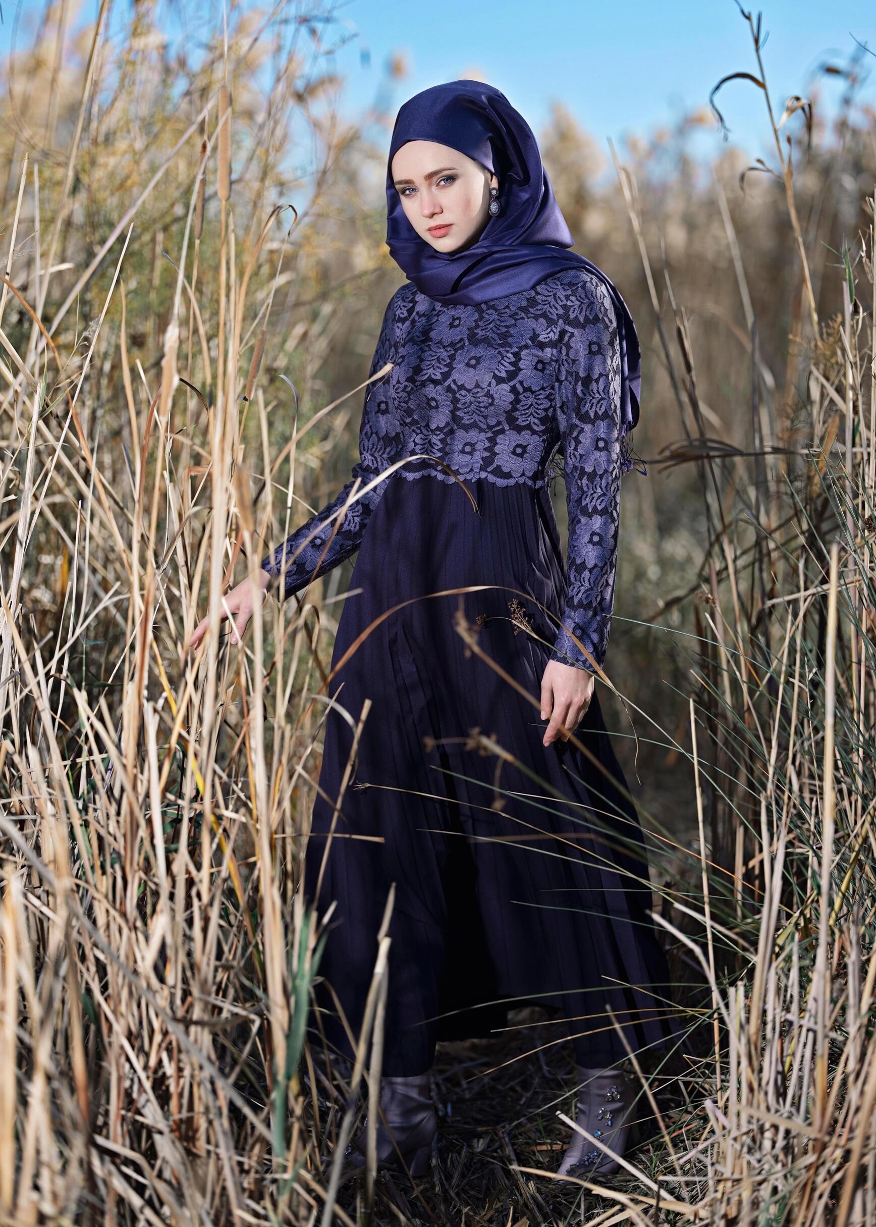 Tesettür giyim LACİVERT DANTEL PİLİSELİ ELBİSE 4772