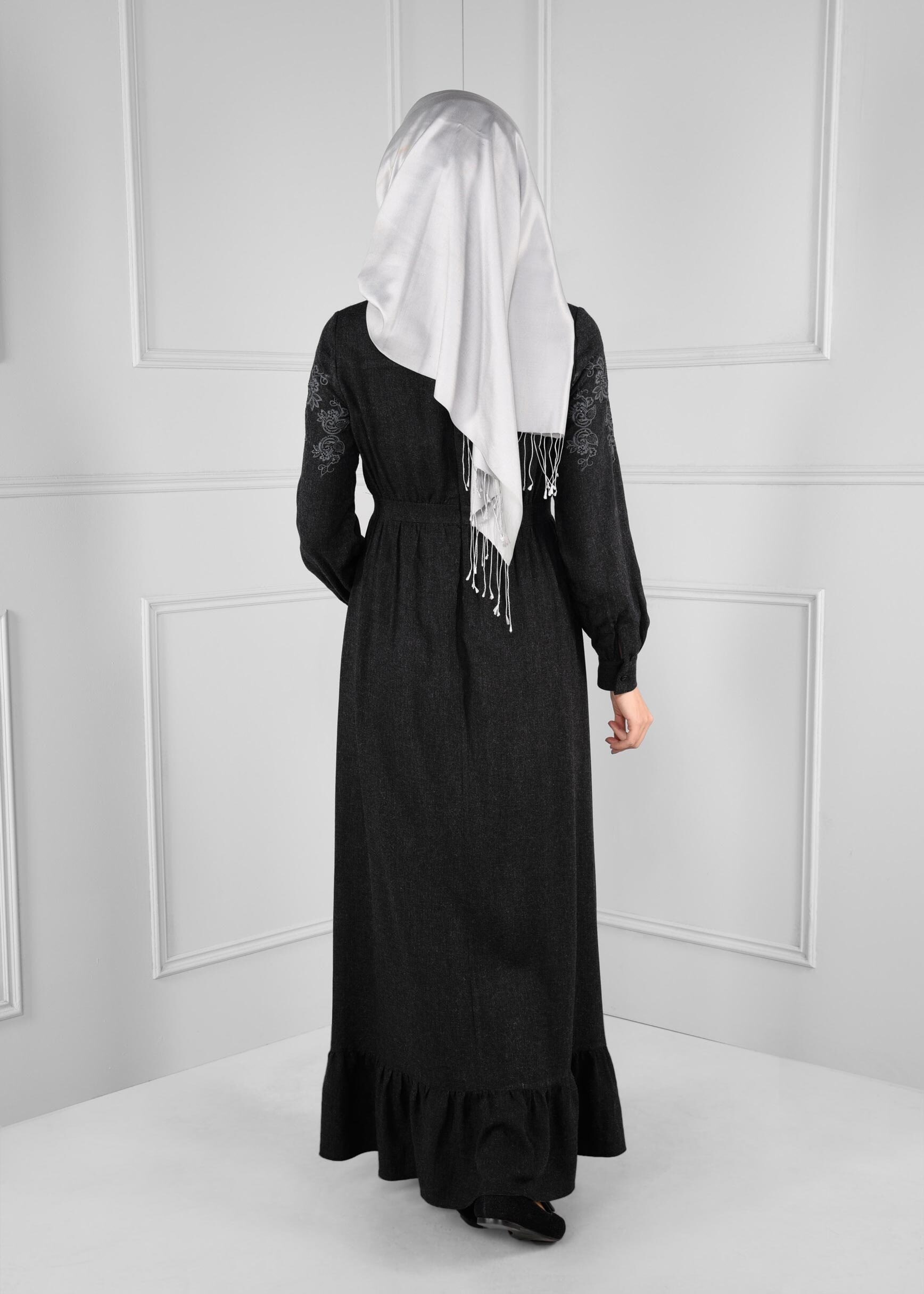 Tesettür giyim SİYAH GÜPÜR İŞLEME DETAYLI ELBİSE 4779