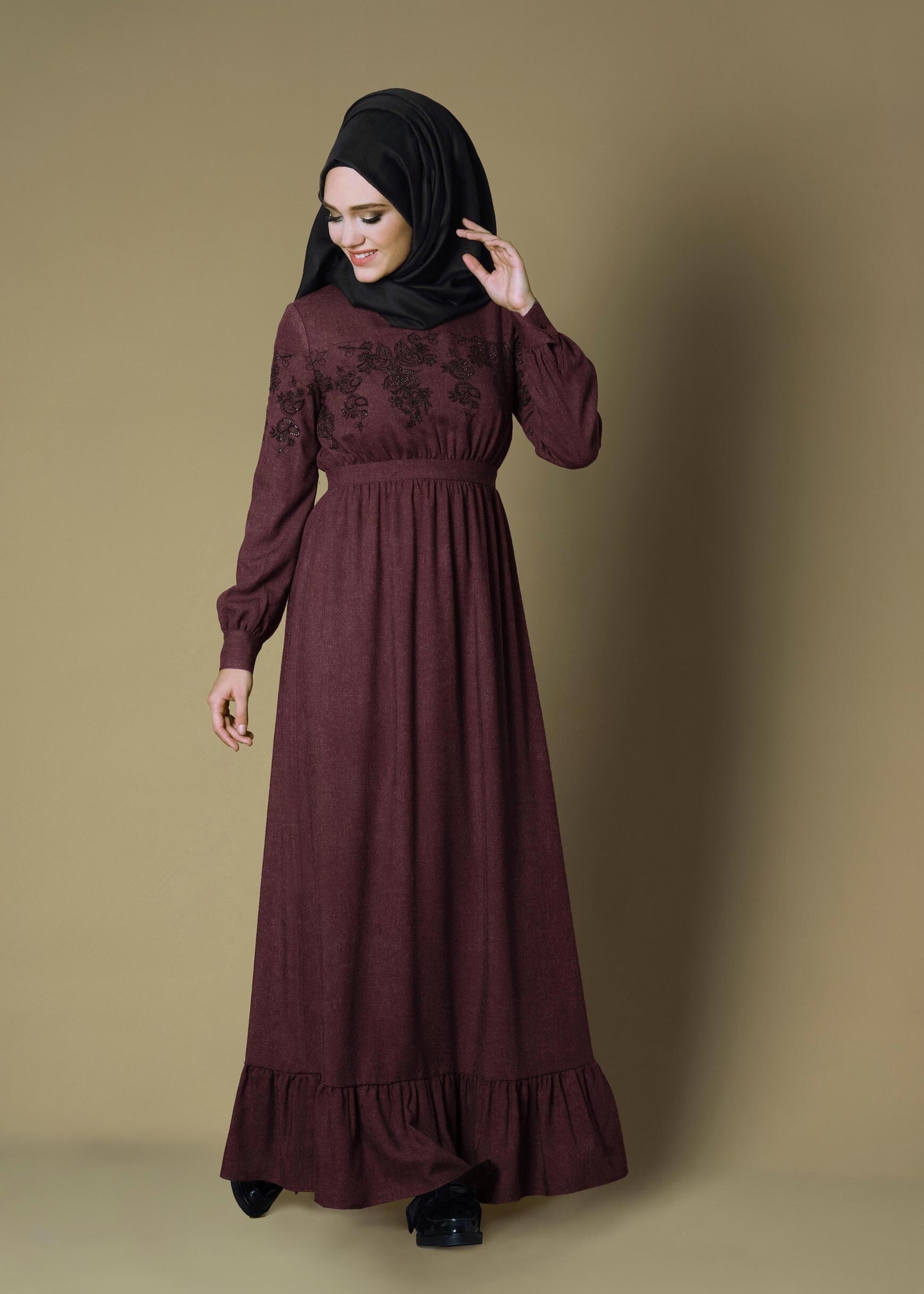 Tesettür giyim MÜRDÜM GÜPÜR İŞLEME DETAYLI ELBİSE 4779