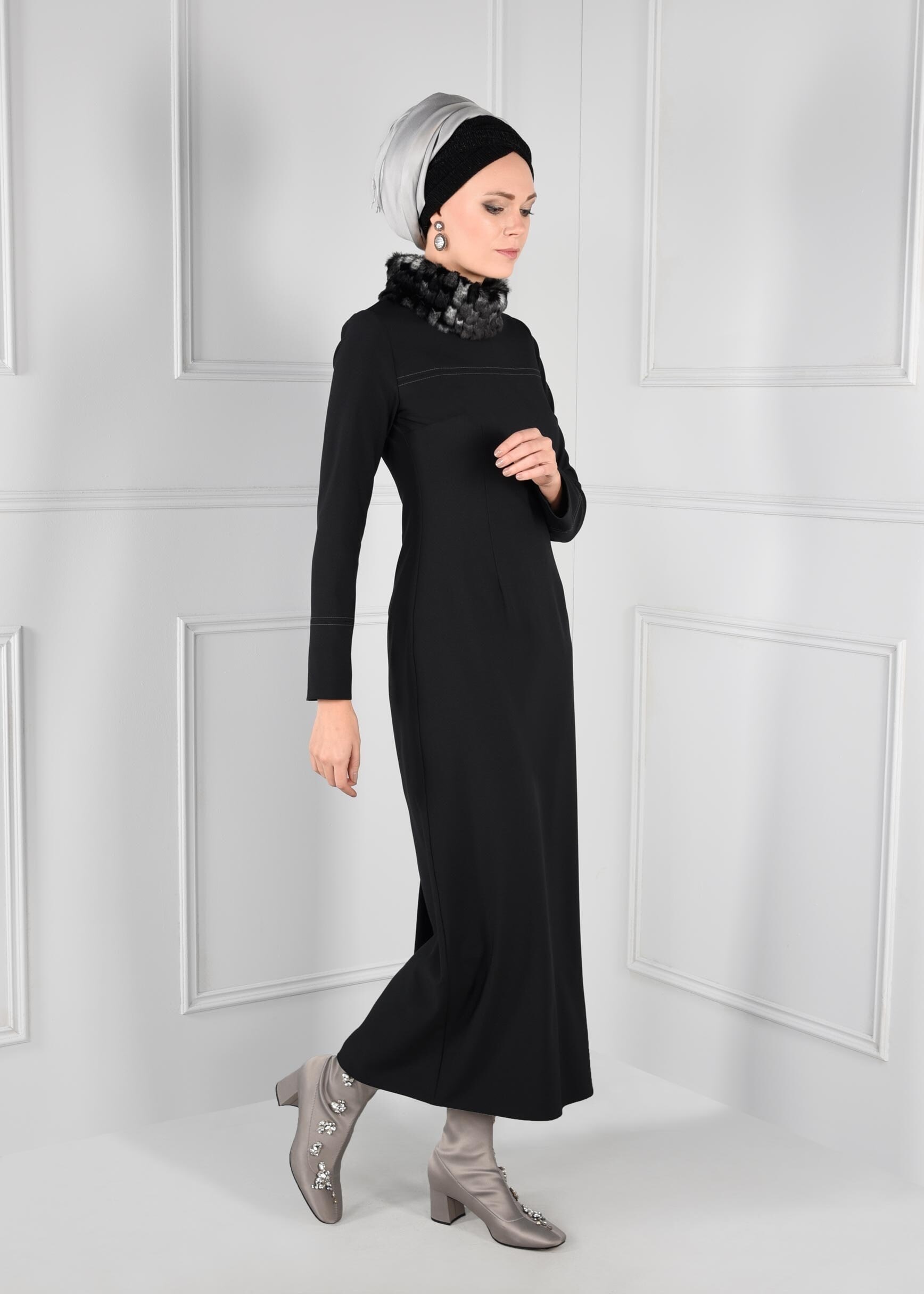 Tesettür giyim SİYAH YAKASI KÜRK DETAYLI ELBİSE 4846