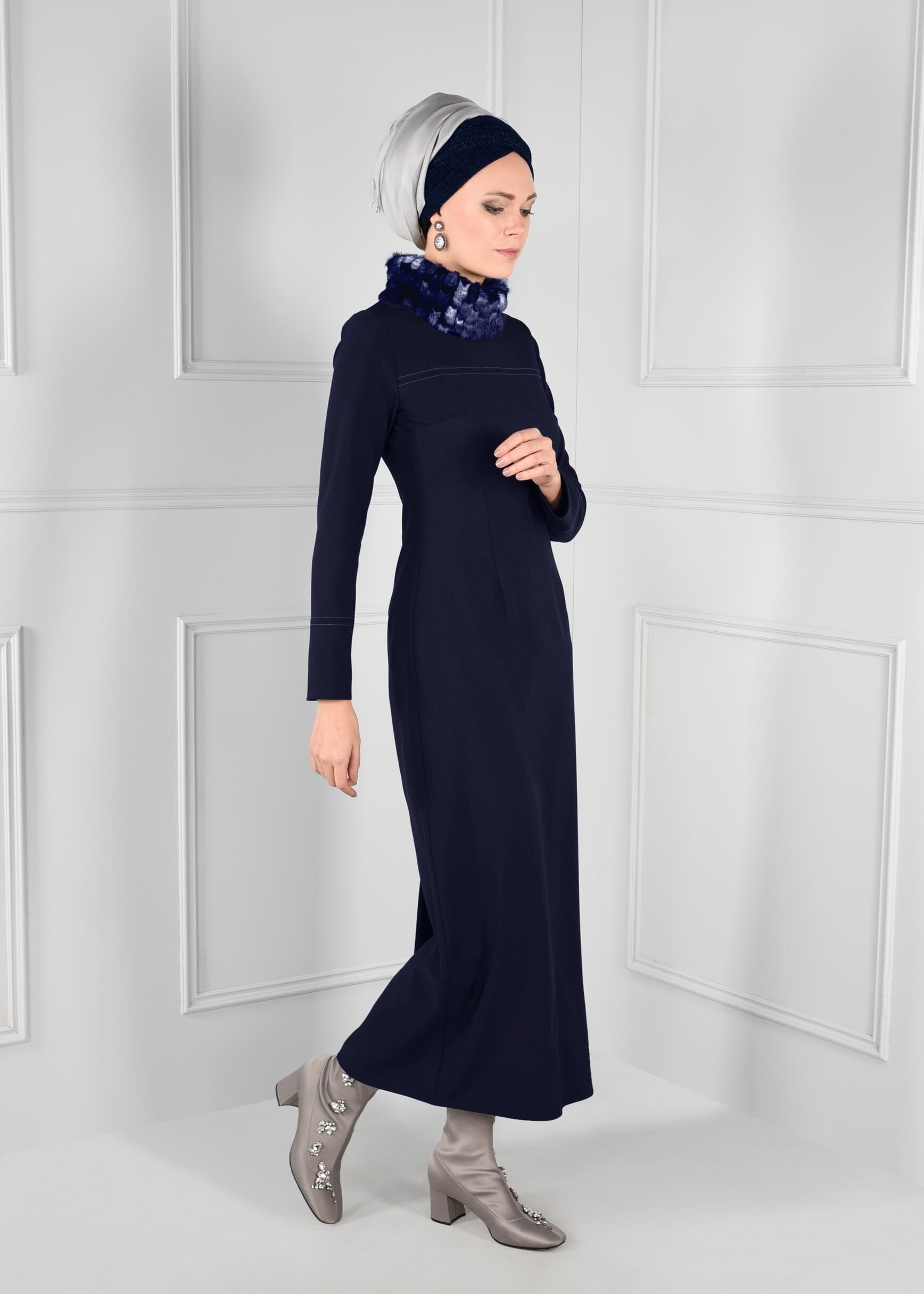 Tesettür giyim LACİVERT YAKASI KÜRK DETAYLI ELBİSE 4846