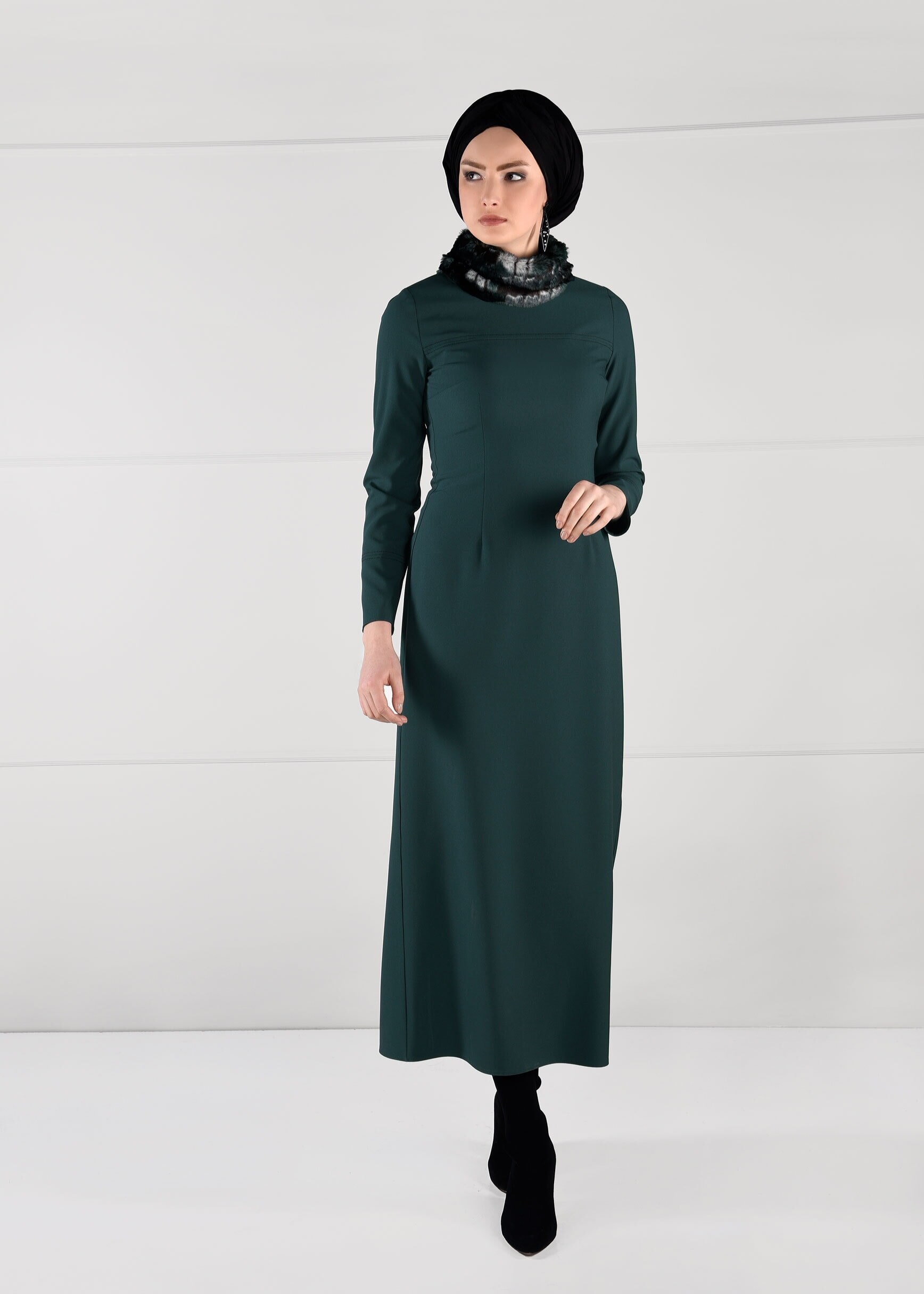 Tesettür giyim MAVİ YAKASI KÜRK DETAYLI ELBİSE 4846