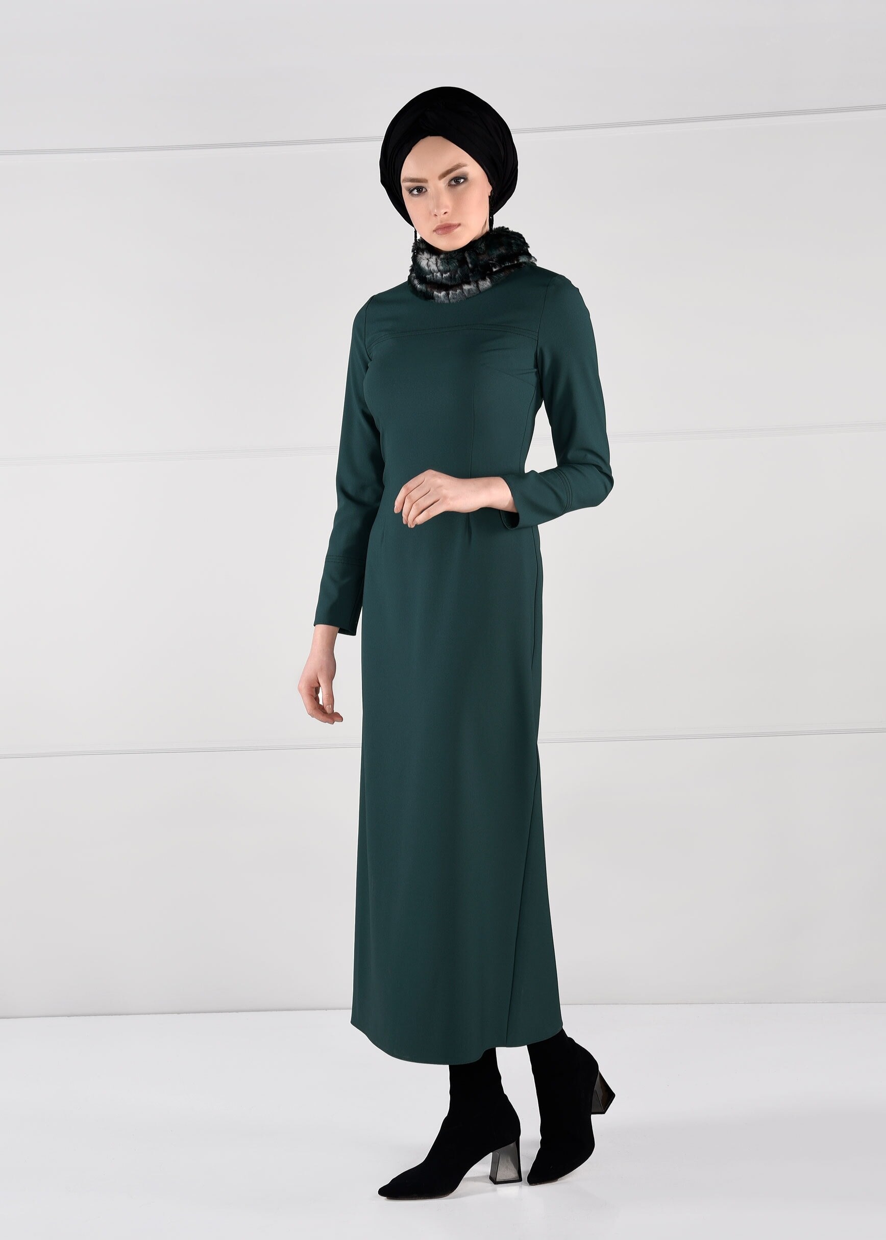 Tesettür giyim MAVİ YAKASI KÜRK DETAYLI ELBİSE 4846
