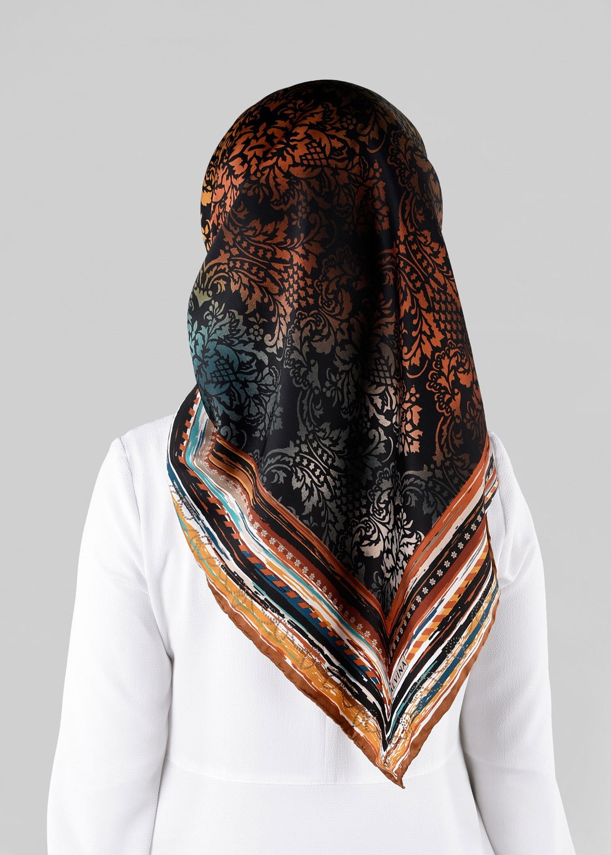 Tesettür giyim SİYAH 10063-1 ALVİNA DESENLİ EŞARP