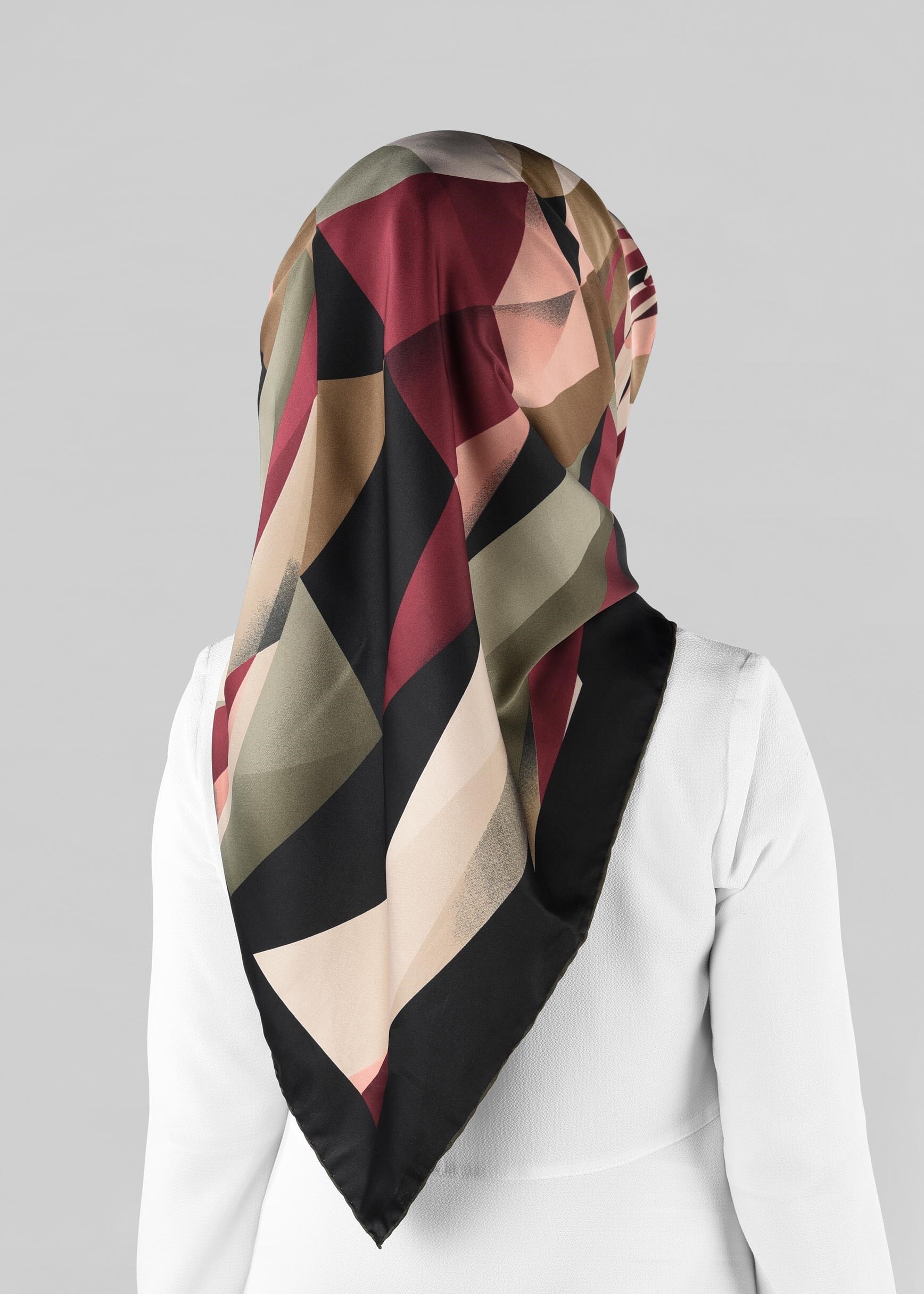 Tesettür giyim SİYAH 12971-1 ALVİNA DESENLİ EŞARP