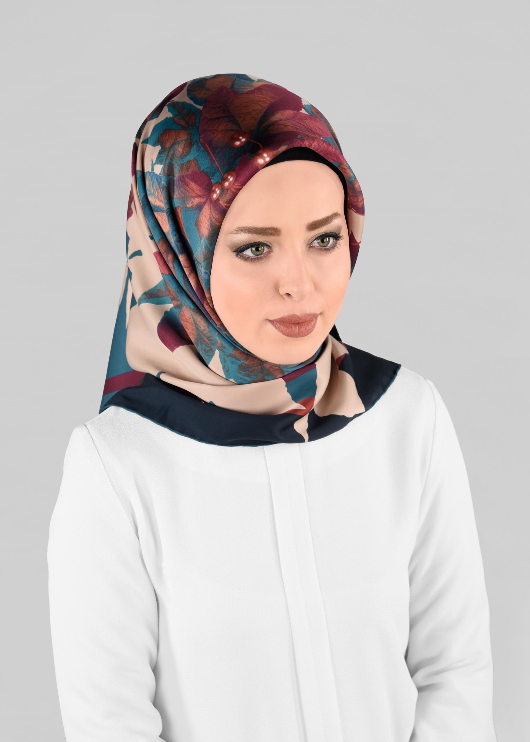 Tesettür giyim MAVİ 12973-1 ALVİNA DESENLİ EŞARP