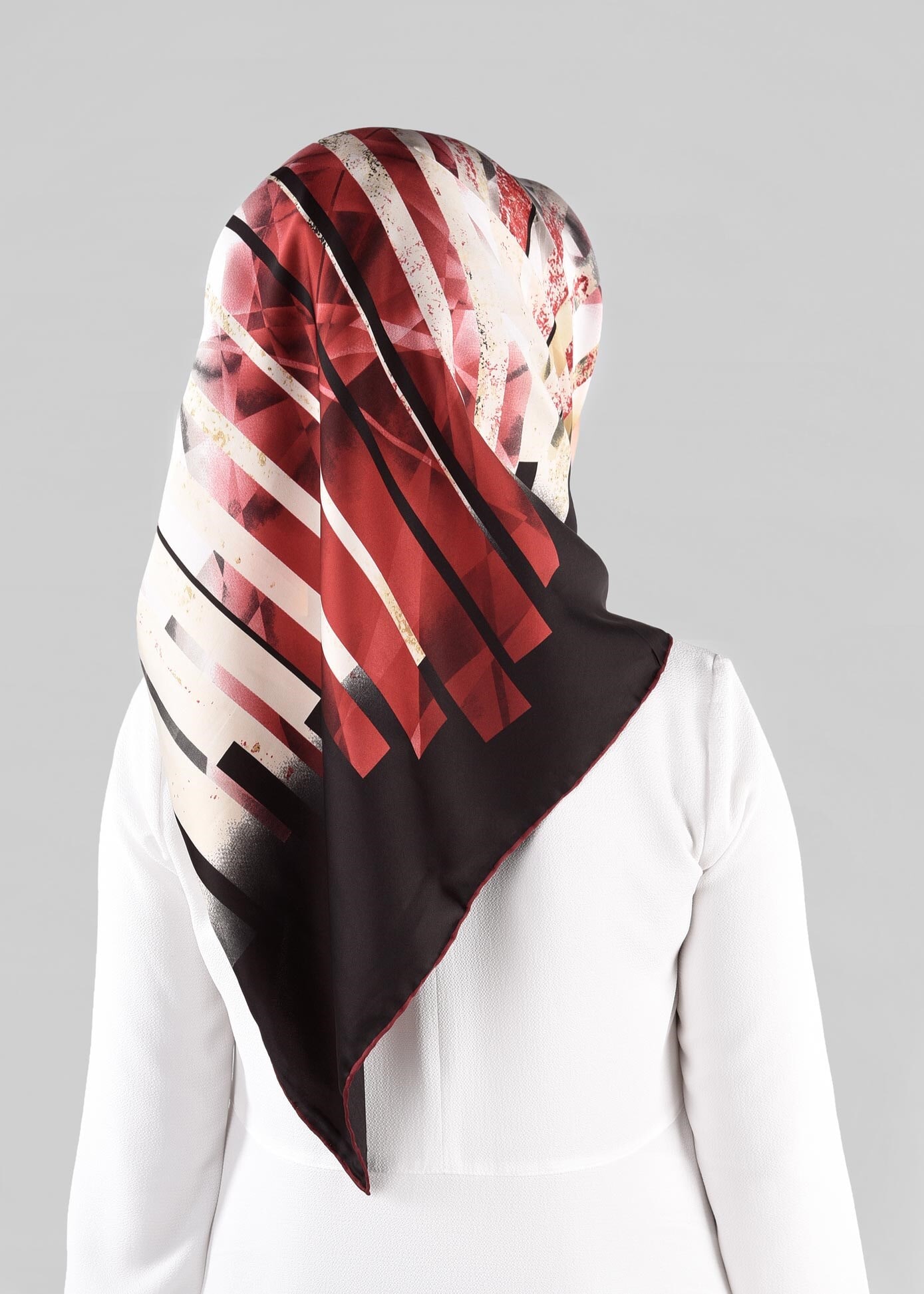 Tesettür giyim SİYAH 12981-1 ALVİNA DESENLİ EŞARP