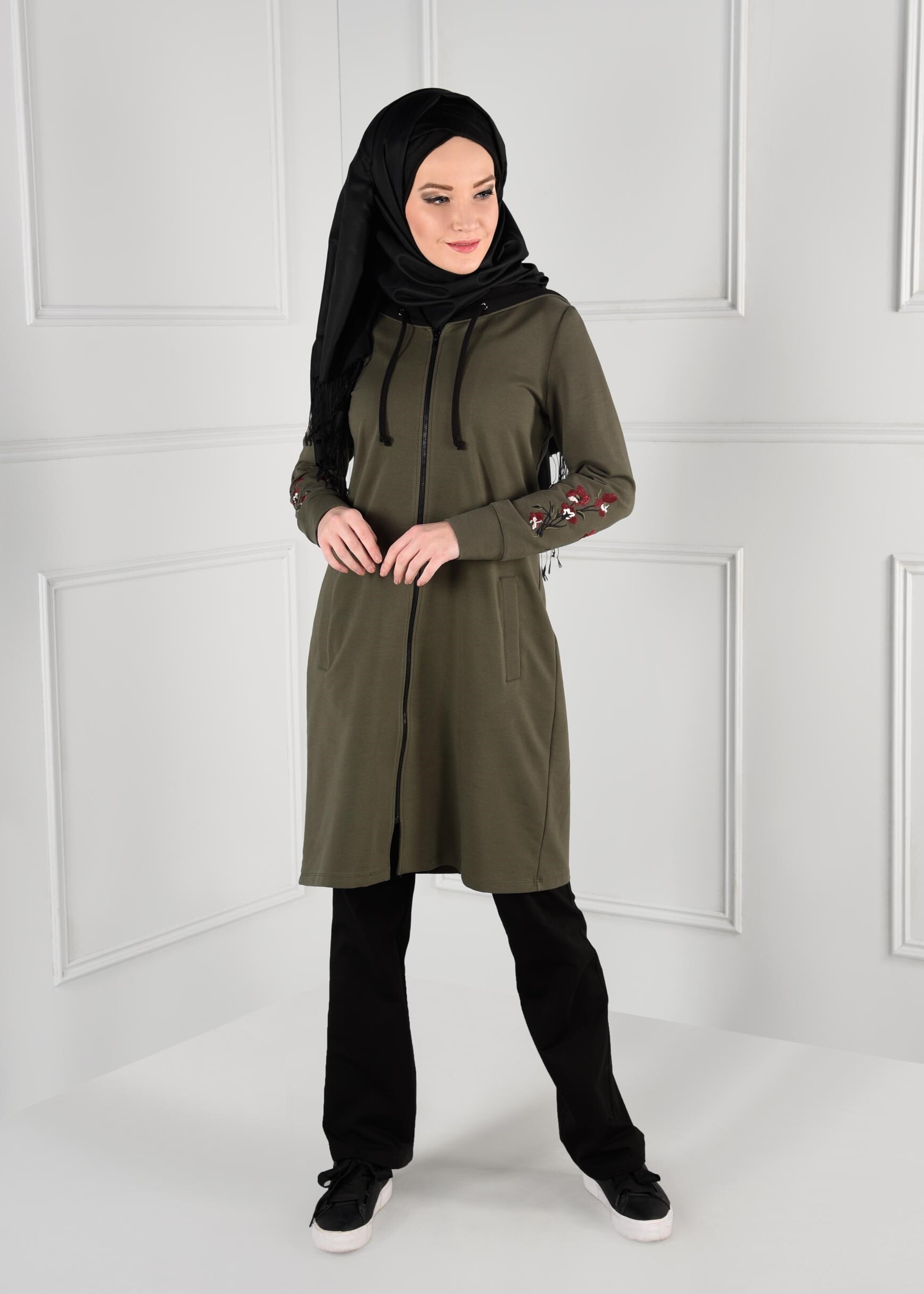 Tesettür giyim HAKİ KOLLARI NAKIŞLI CEPLİ 2Lİ PANTOLON EŞOFMAN TAKIM 4607