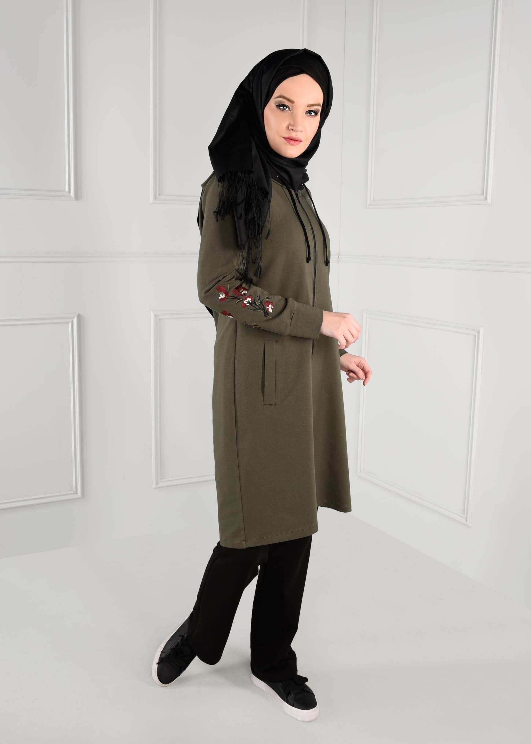 Tesettür giyim HAKİ KOLLARI NAKIŞLI CEPLİ 2Lİ PANTOLON EŞOFMAN TAKIM 4607