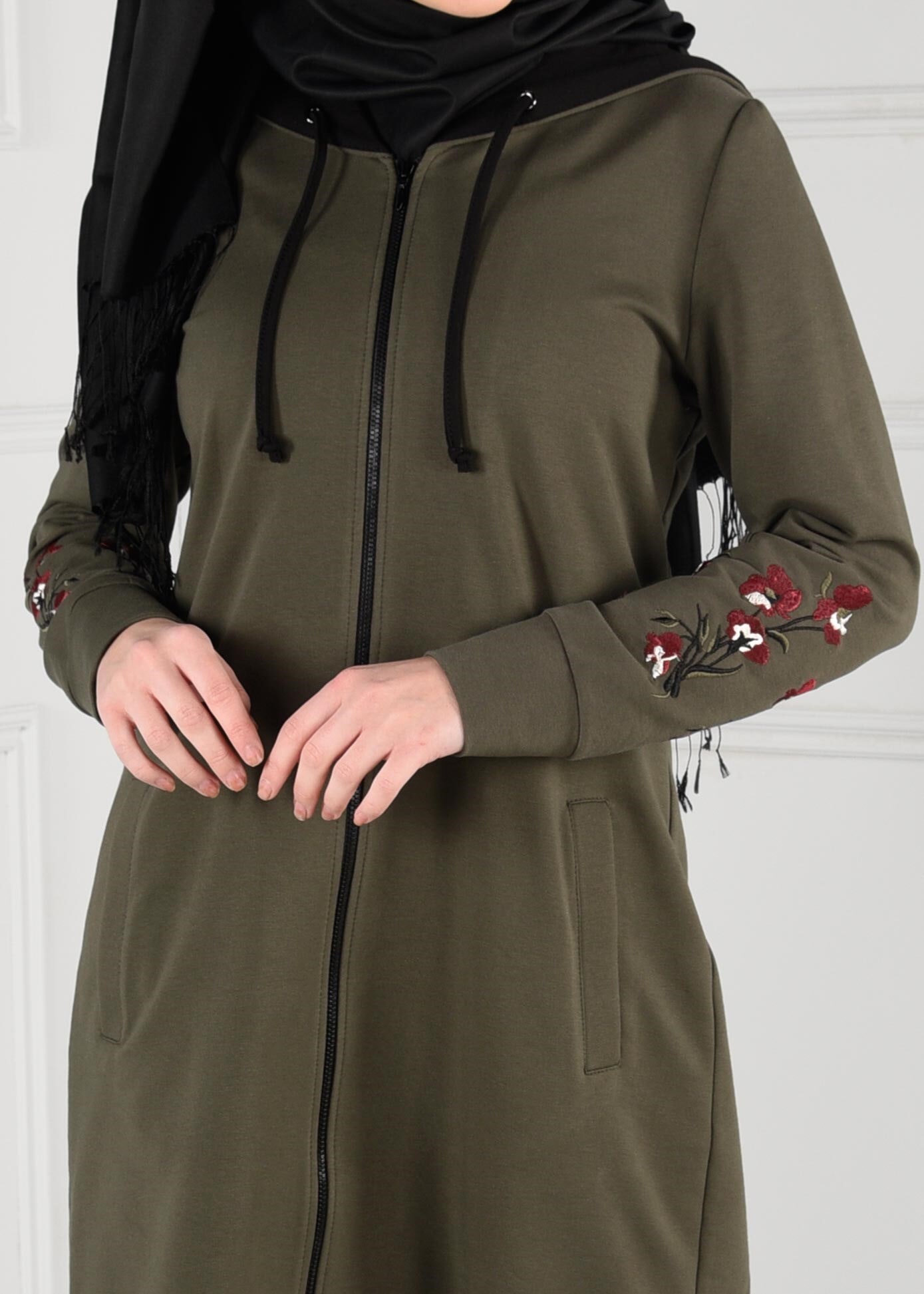 Tesettür giyim HAKİ KOLLARI NAKIŞLI CEPLİ 2Lİ PANTOLON EŞOFMAN TAKIM 4607