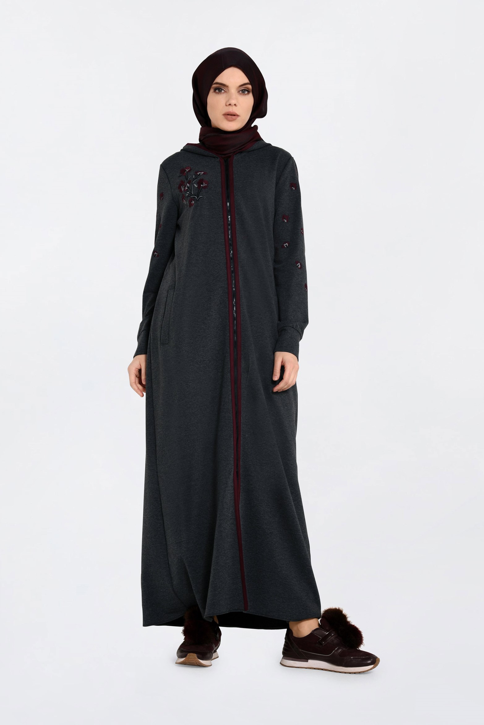 Tesettür giyim GRİ NAKIŞ DETAYLI FERMUARLI EŞOFMAN TUNİK 4654