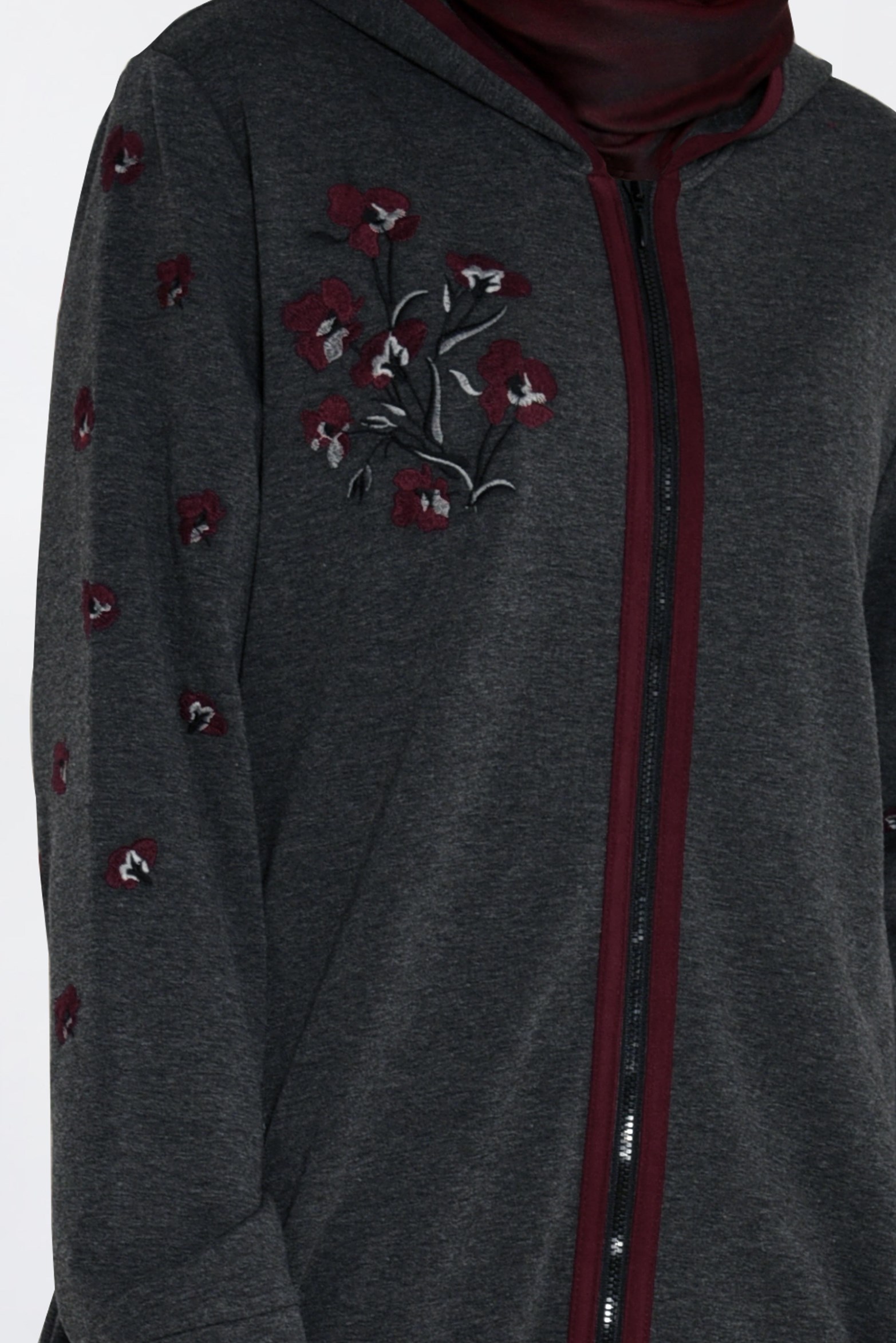 Tesettür giyim GRİ NAKIŞ DETAYLI FERMUARLI EŞOFMAN TUNİK 4654