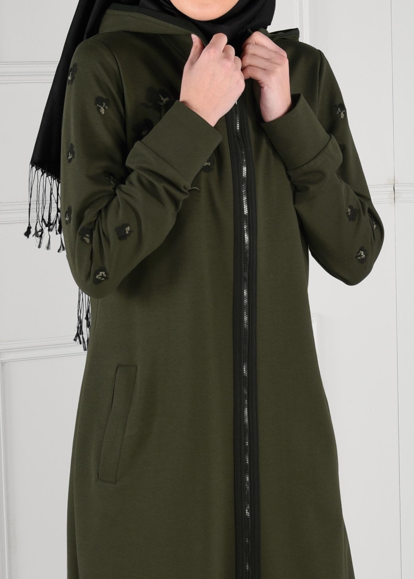 Tesettür giyim HAKİ NAKIŞ DETAYLI FERMUARLI EŞOFMAN TUNİK 4654