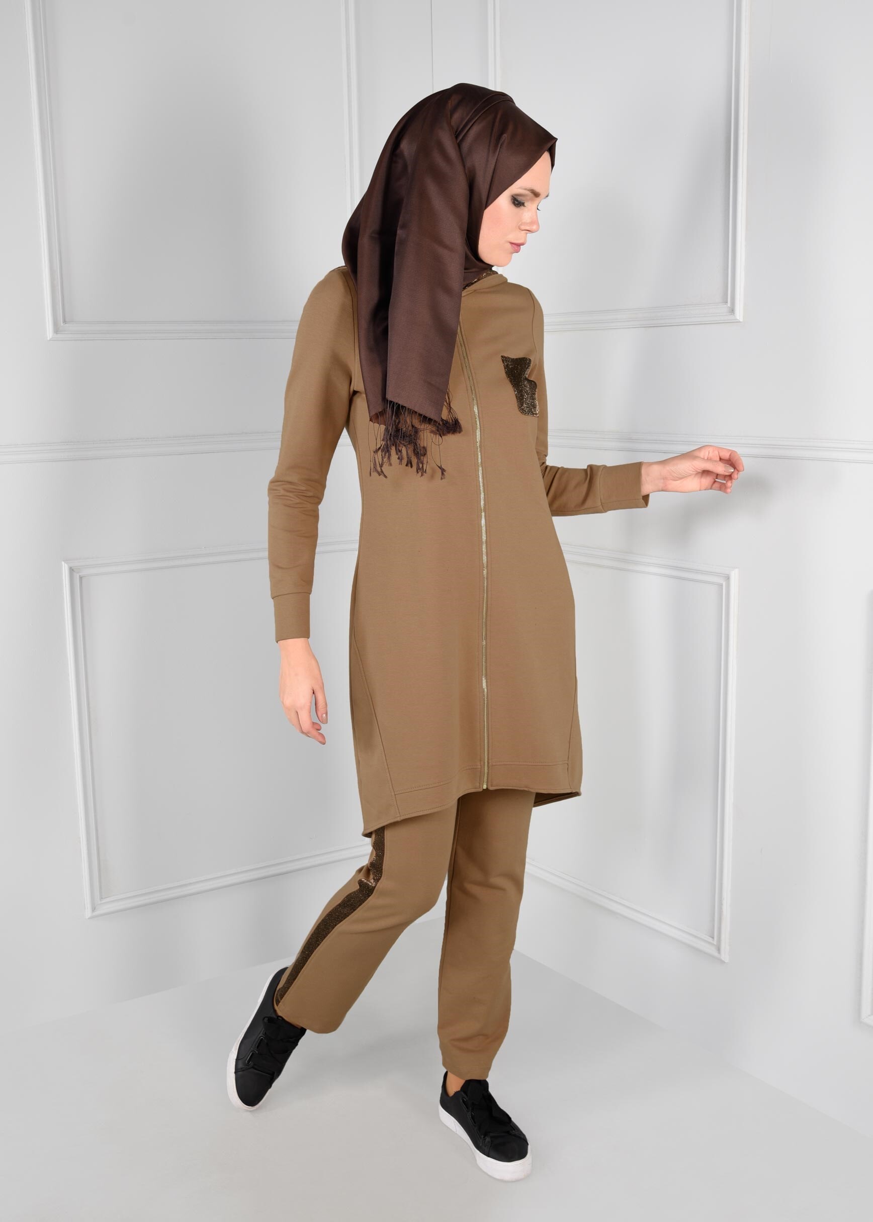 Tesettür giyim KAHVE ETEK UCU OVAL KESİM SİM DETAYLI 2Lİ EŞOFMAN TAKIM 4656