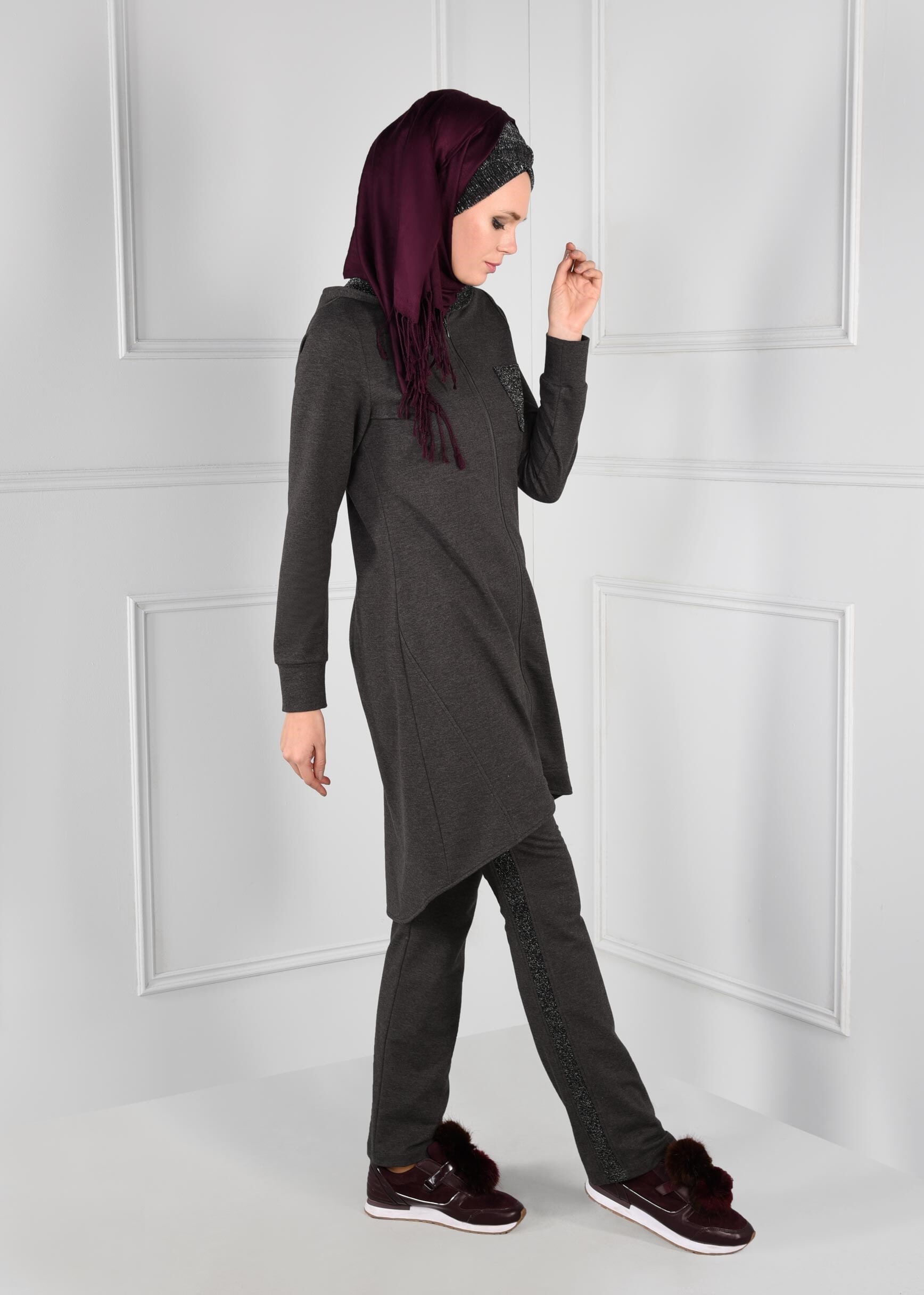 Tesettür giyim GRİ ETEK UCU OVAL KESİM SİM DETAYLI 2Lİ EŞOFMAN TAKIM 4656