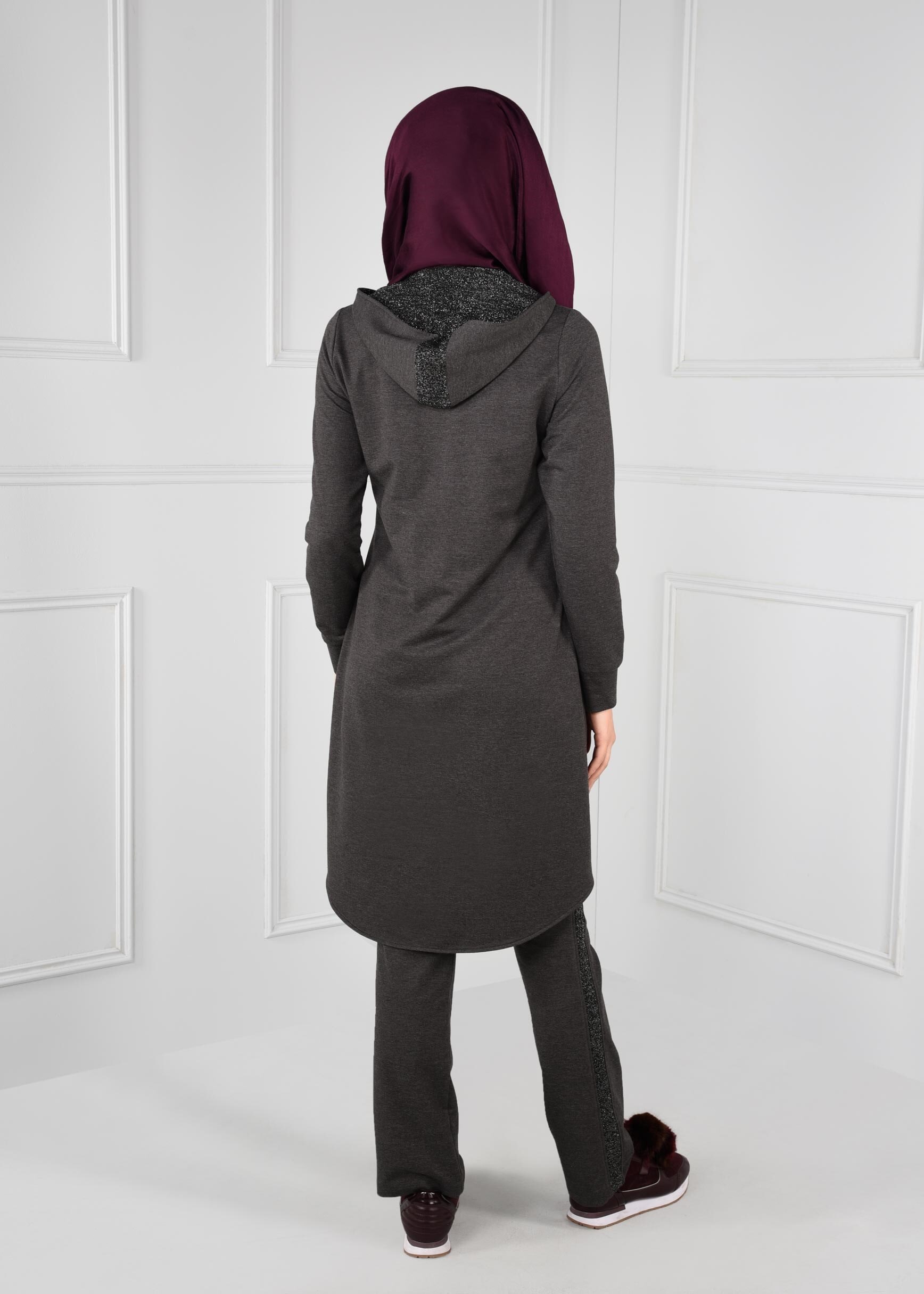 Tesettür giyim GRİ ETEK UCU OVAL KESİM SİM DETAYLI 2Lİ EŞOFMAN TAKIM 4656