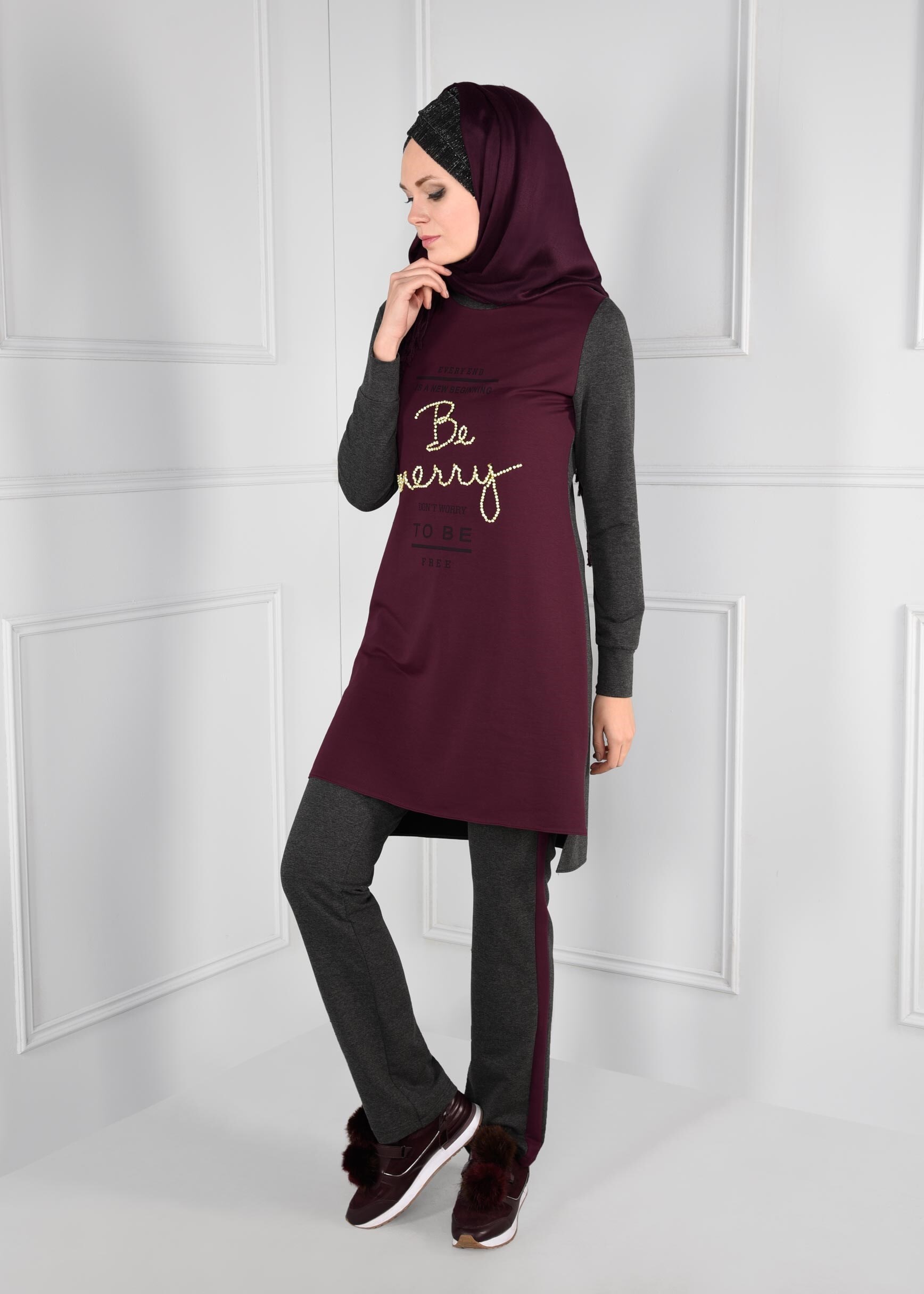 Tesettür giyim GRİ BONCUK VE TAŞ İŞLEMELİ 2&prime;Lİ EŞOFMAN TAKIM 4657